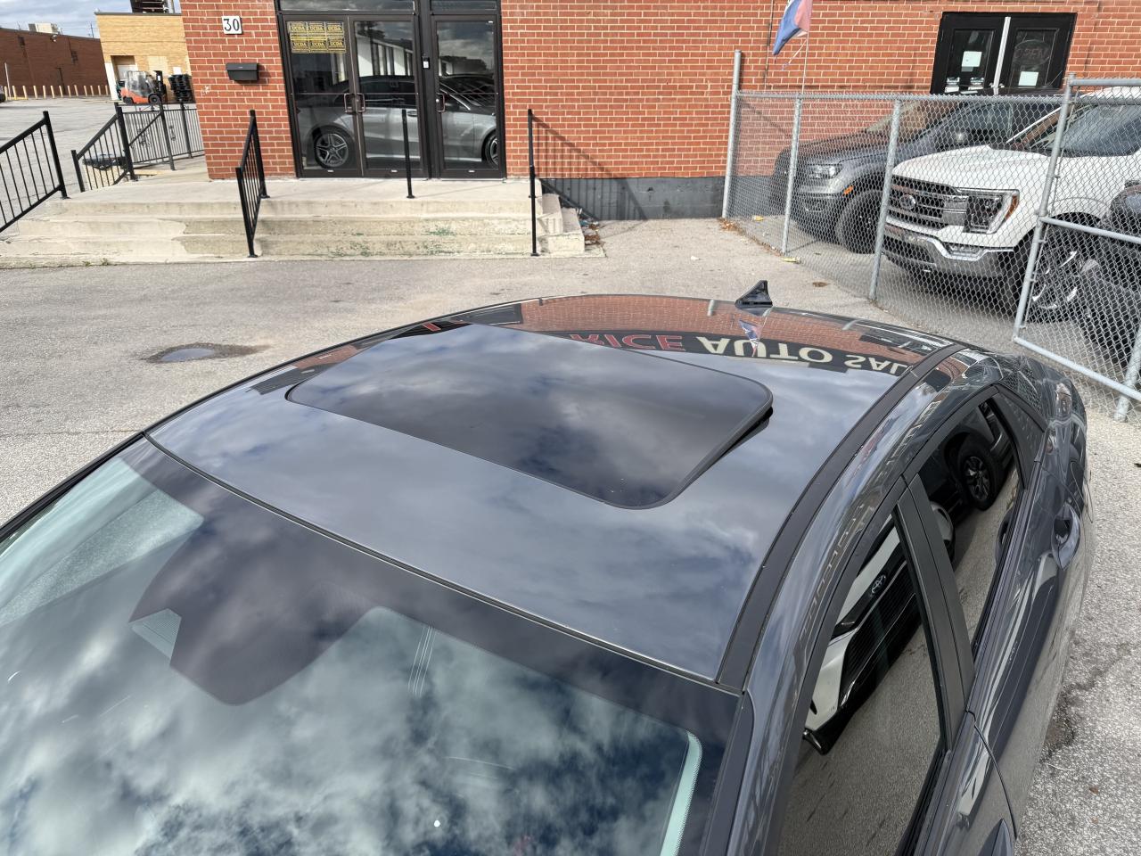 2024 Hyundai Elantra Preferredw-Tech Pkg * One Owner * Hyundai Warranty Photo