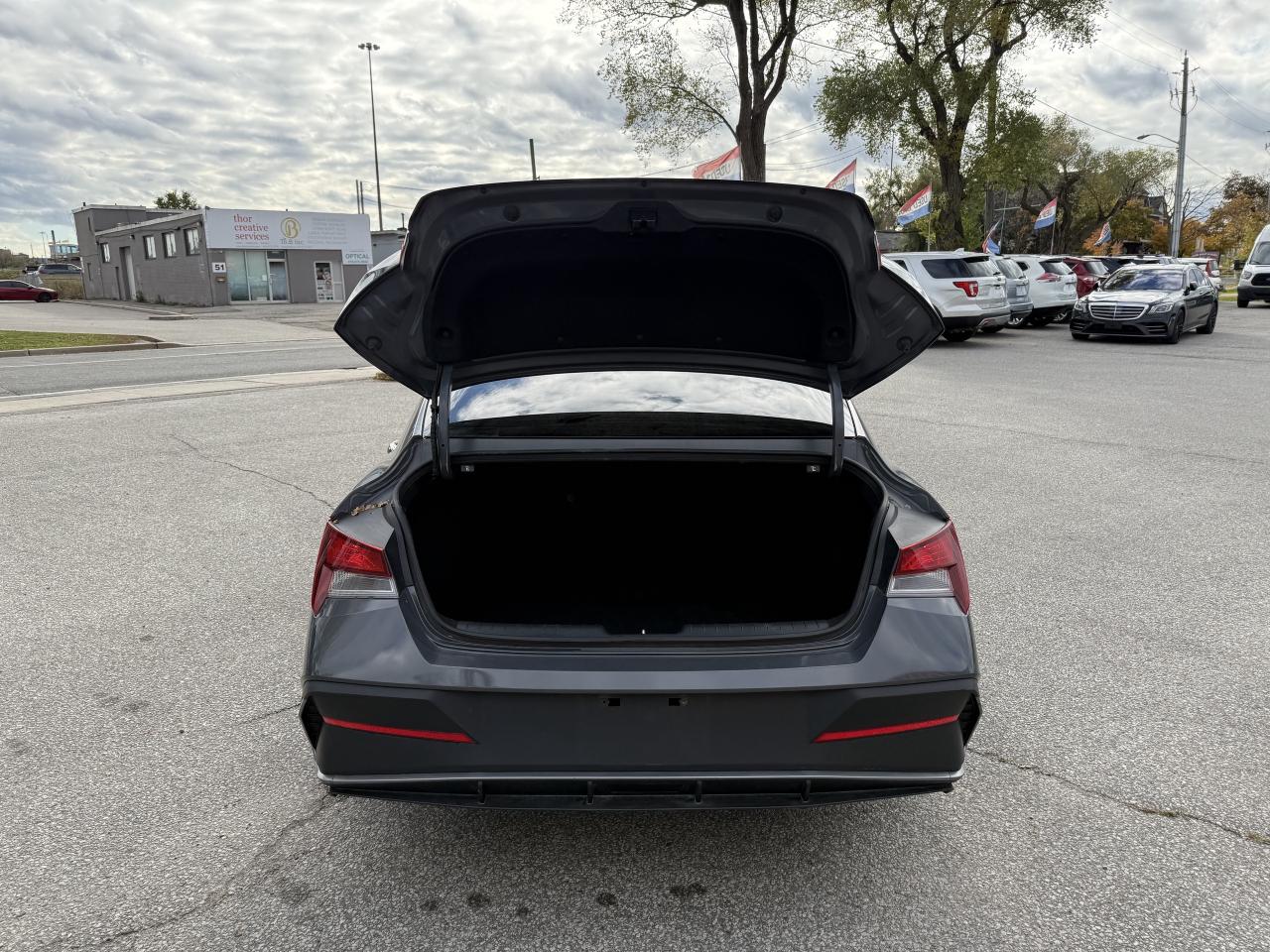 2024 Hyundai Elantra Preferredw-Tech Pkg l One Owner l Hyundai Warranty Photo