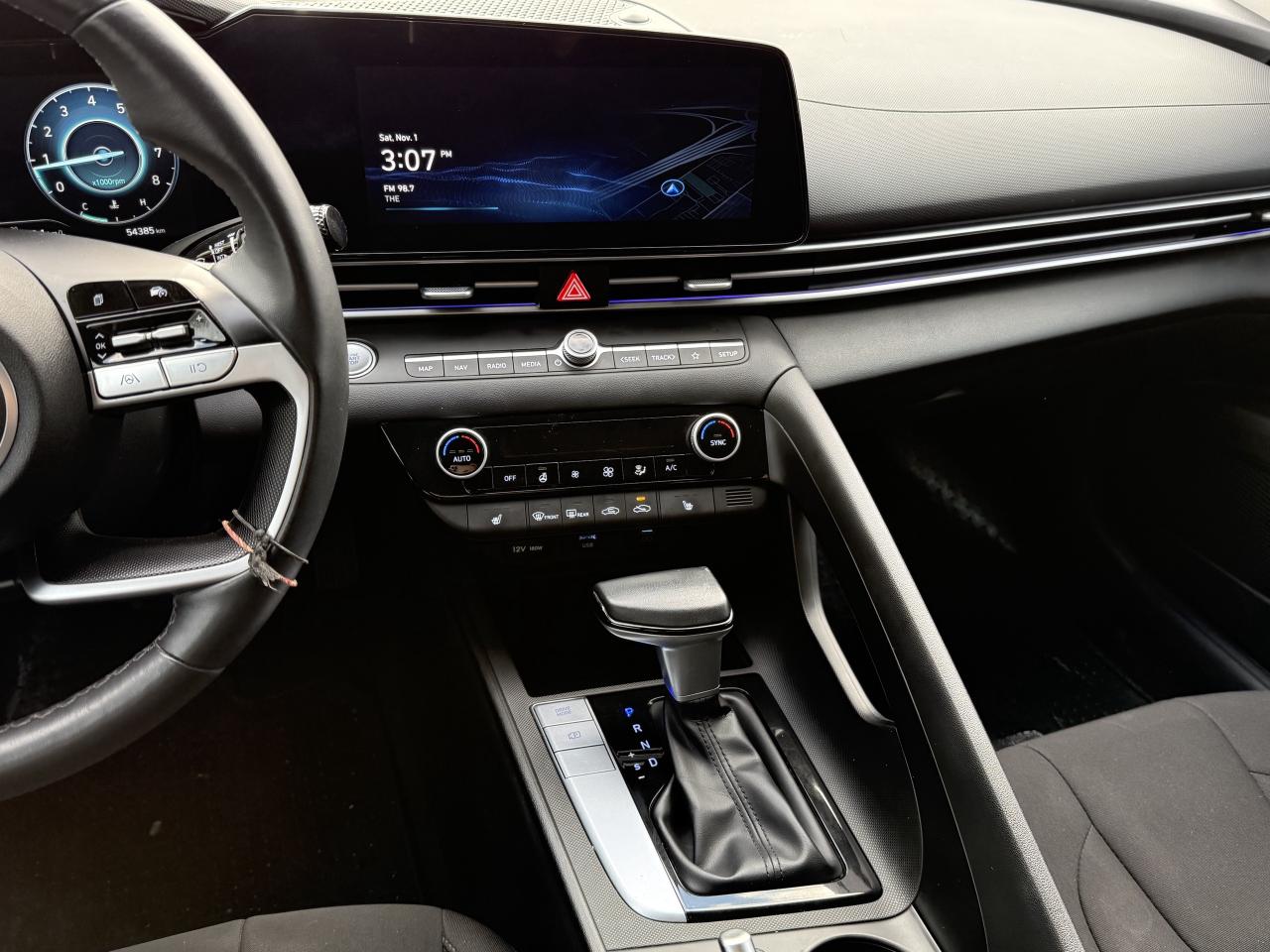 2024 Hyundai Elantra Preferredw-Tech Pkg * One Owner * Hyundai Warranty Photo