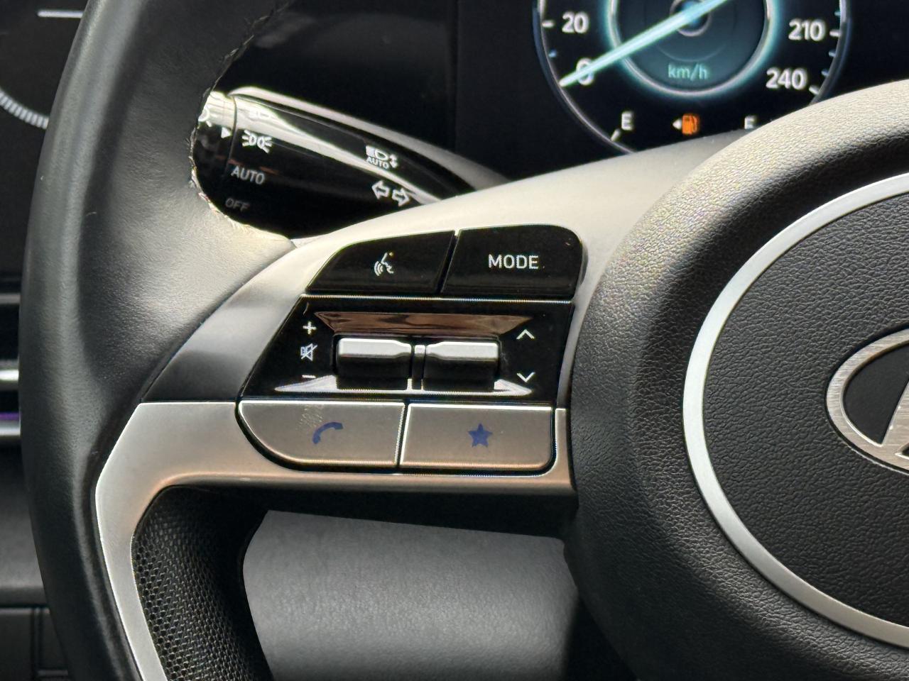 2024 Hyundai Elantra Preferredw-Tech Pkg l One Owner l Hyundai Warranty Photo