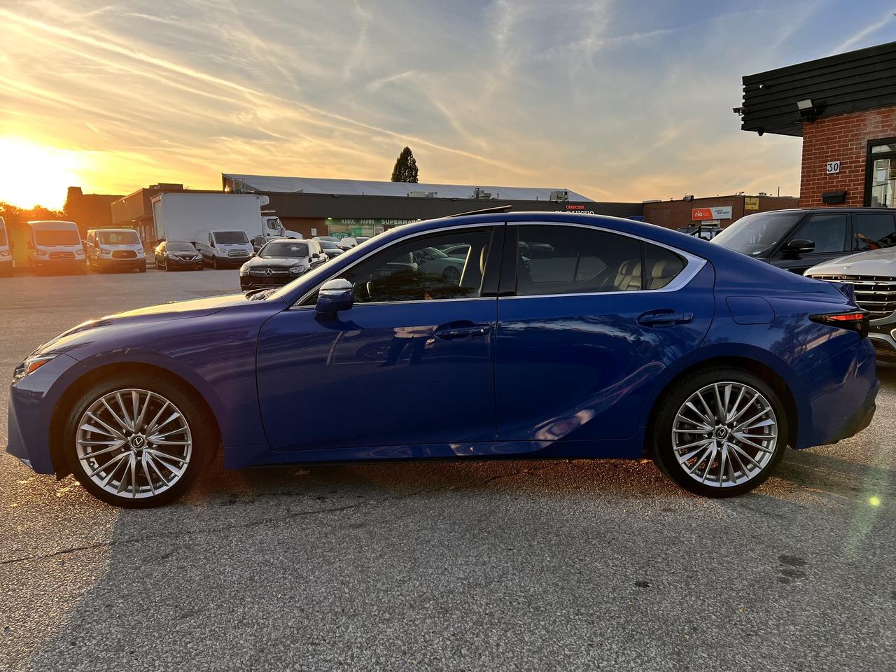 2024 Lexus IS No Accident l IS 300 AWD l  Grecian Water Blue l Photo4