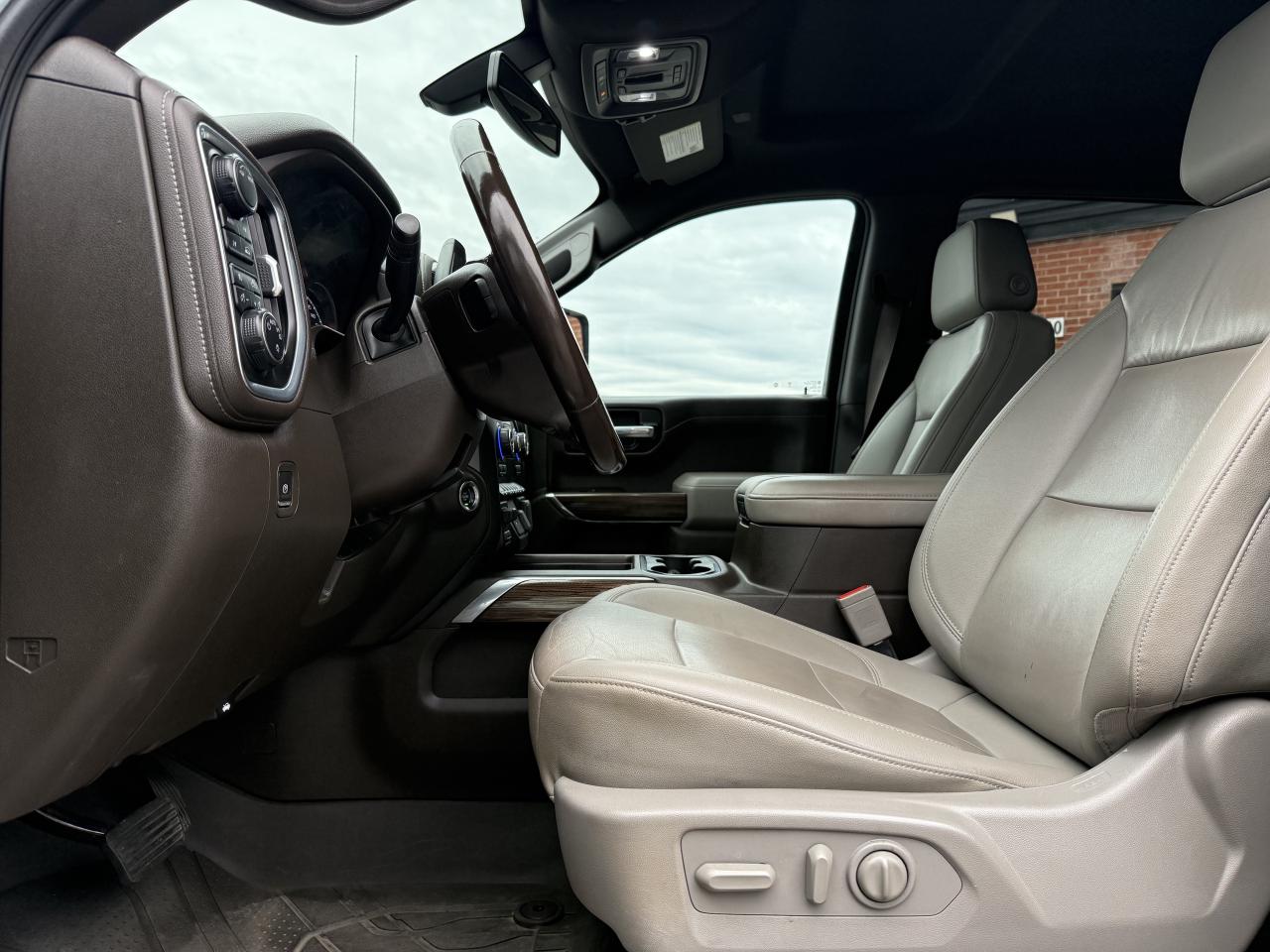 2021 Chevrolet Silverado 1500 4WD * Crew Cab * 147 * RST * 5.7 * V8 * 5th Wheel Photo