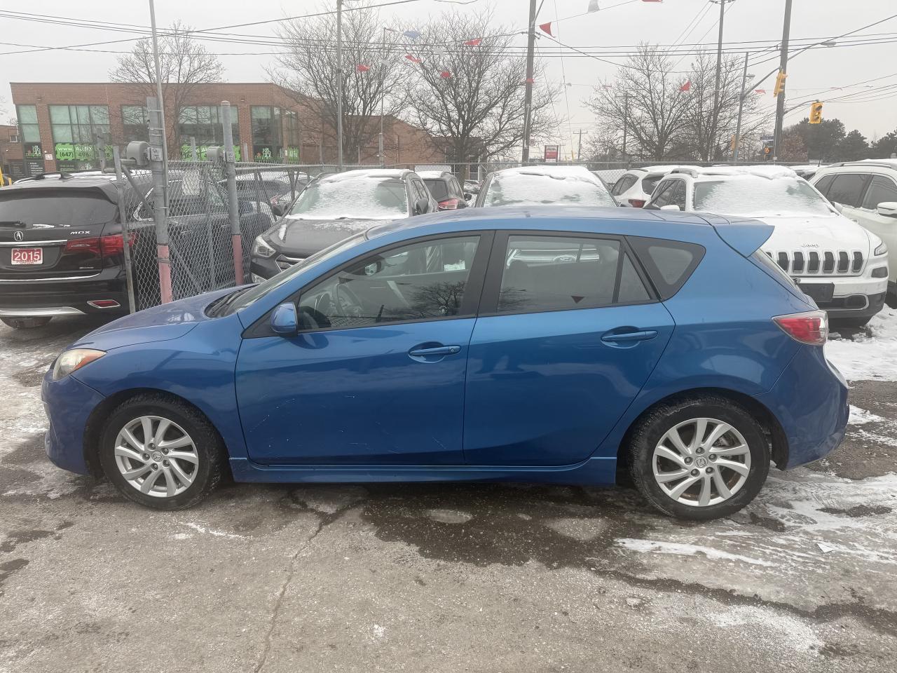 2012 Mazda MAZDA3 *** 3 YEAR WARRANTY INCLUDED *** Photo2