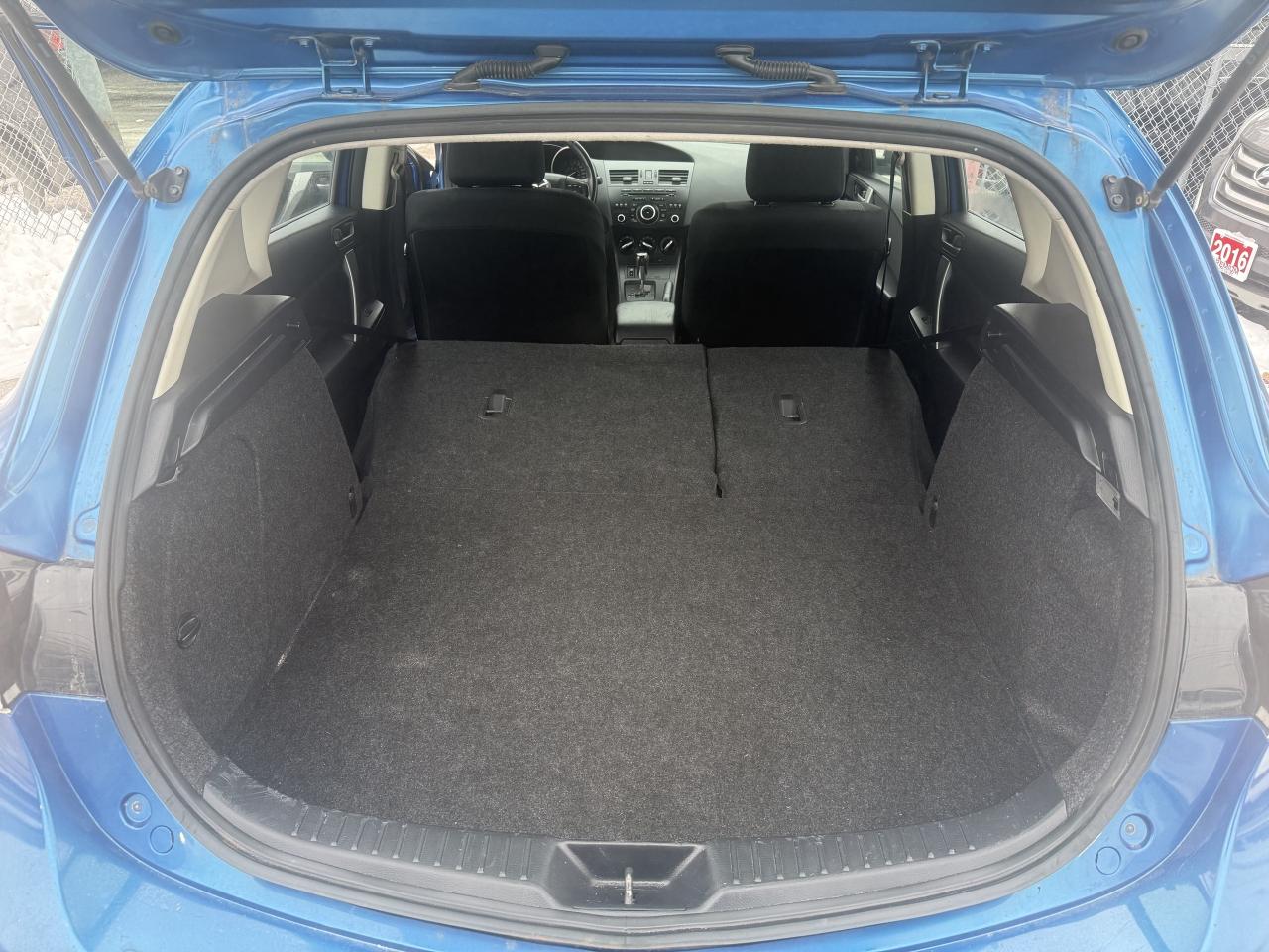 2012 Mazda MAZDA3 *** 3 YEAR WARRANTY INCLUDED *** Photo