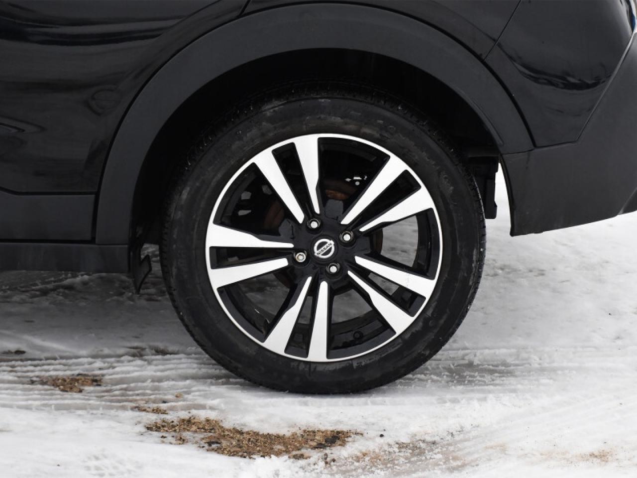 2019 Nissan Kicks SR   Bose Audio   Heated Seats   BSM   Rear Camera Photo