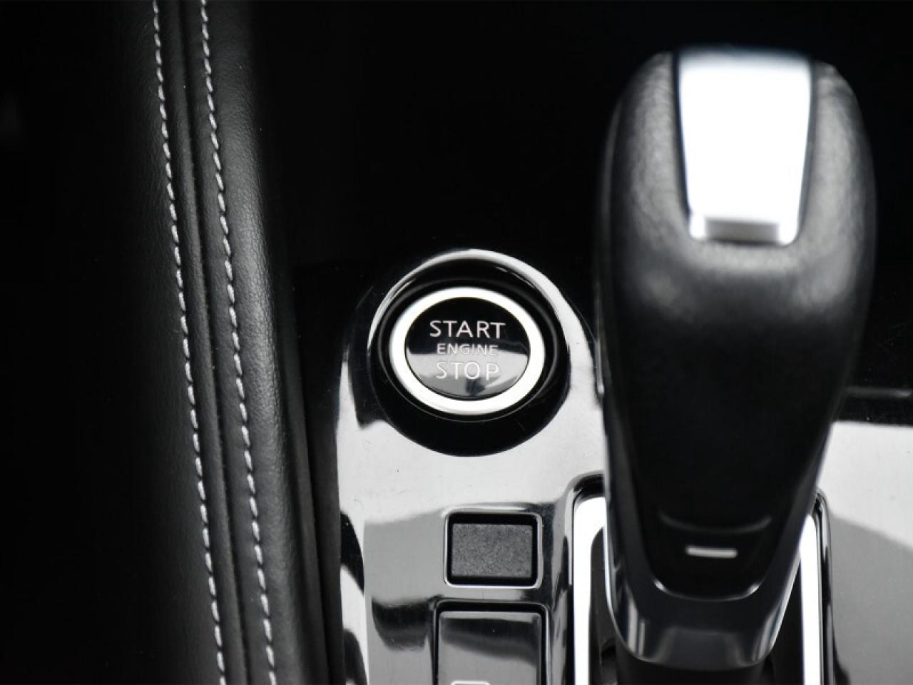 2019 Nissan Kicks SR   Bose Audio   Heated Seats   BSM   Rear Camera Photo