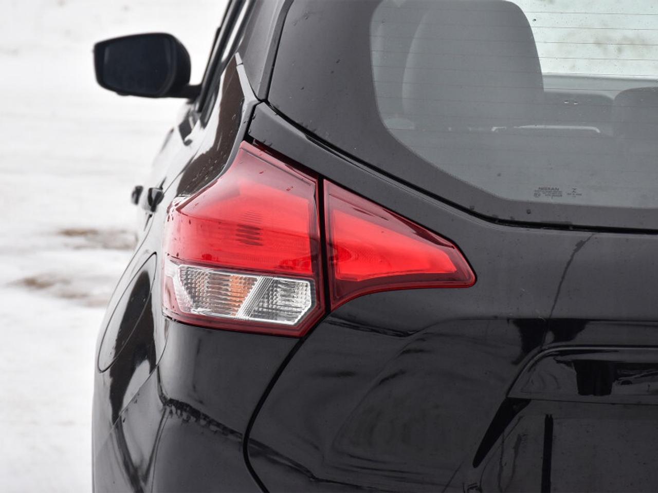 2019 Nissan Kicks SR   Bose Audio   Heated Seats   BSM   Rear Camera Photo