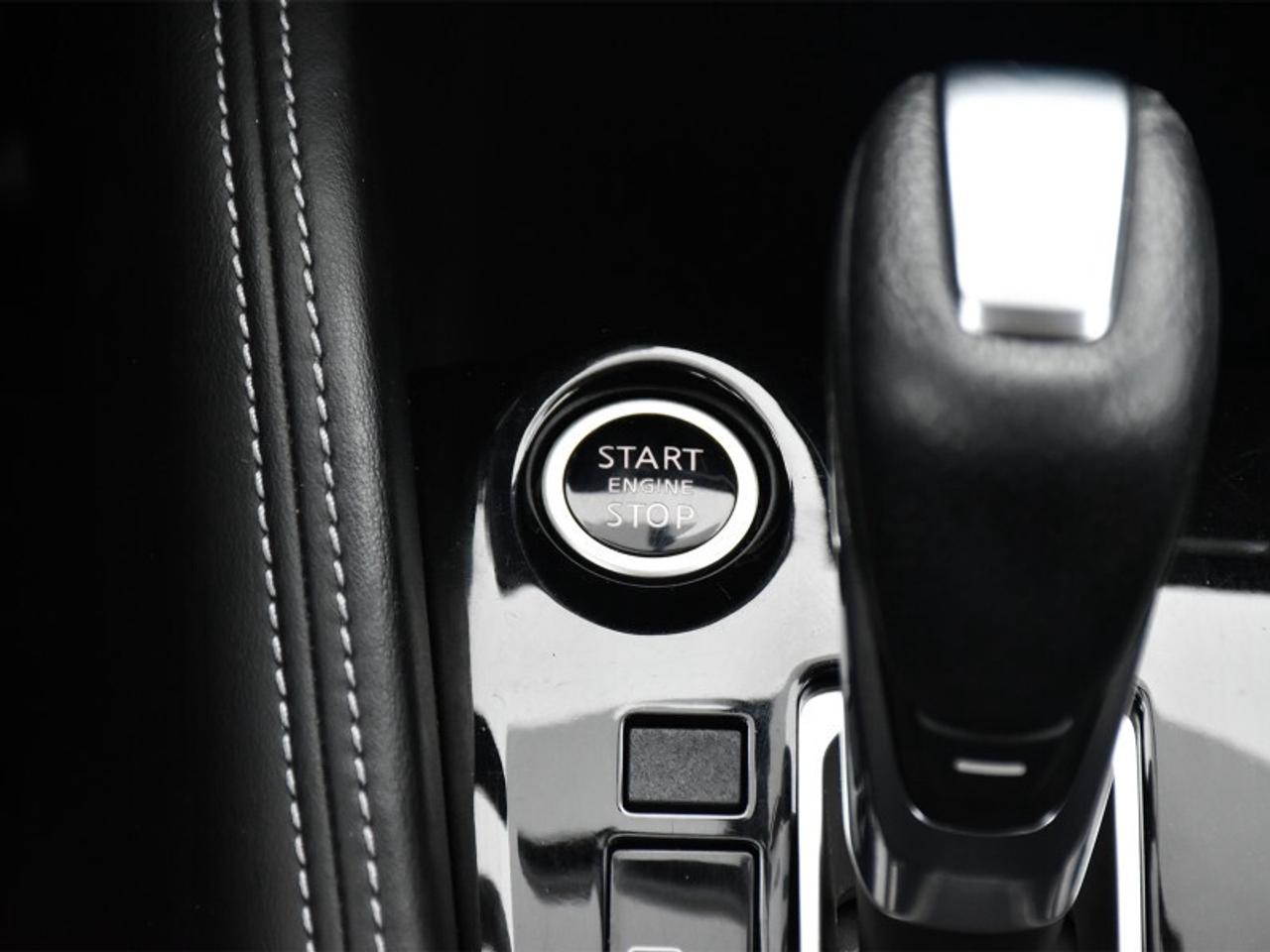 2019 Nissan Kicks SR   Bose Audio   Heated Seats   BSM   Rear Camera Photo