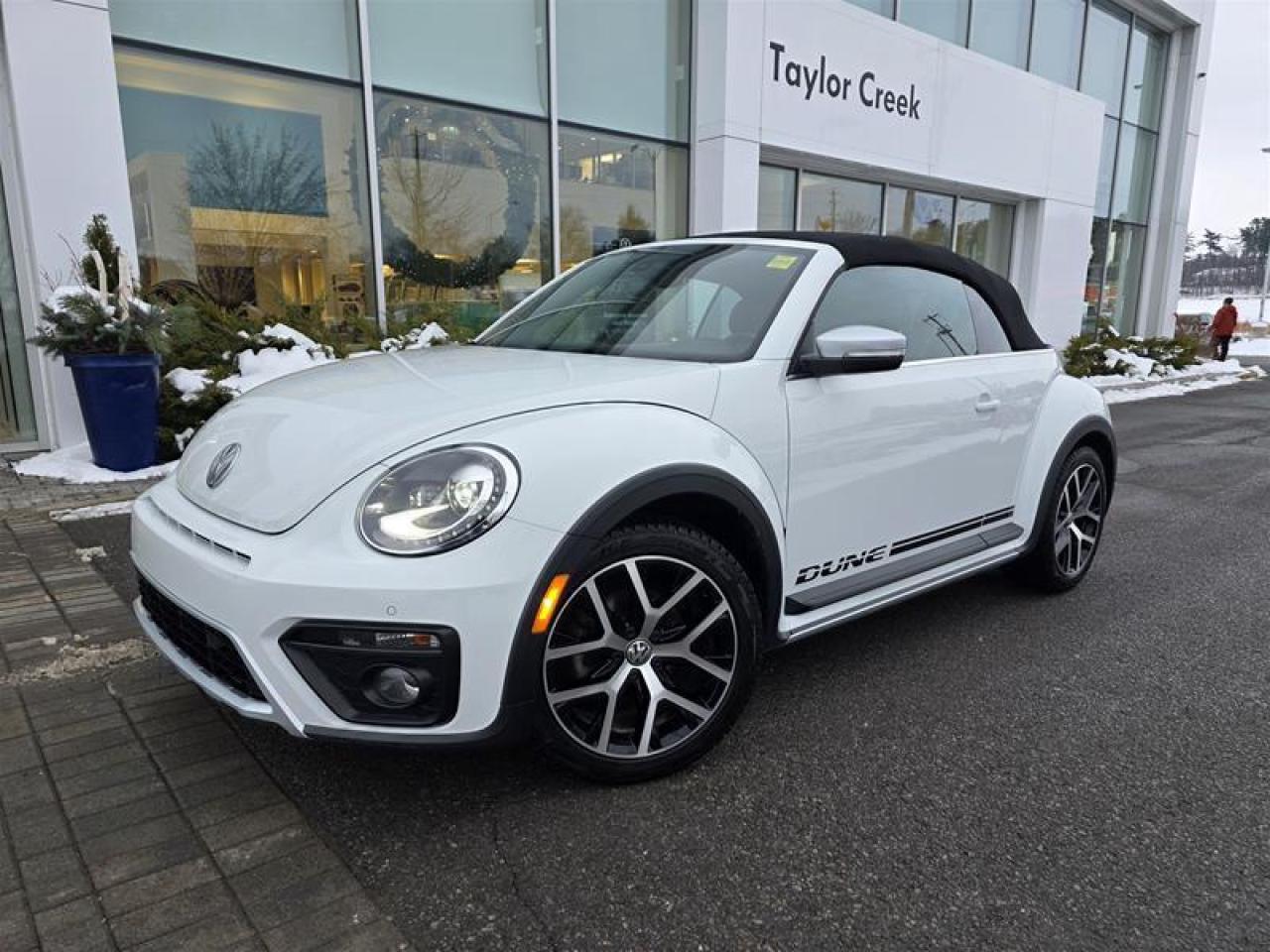 2019 Volkswagen Beetle Dune Convertible 2.0T 6sp at w/Tip Photo0