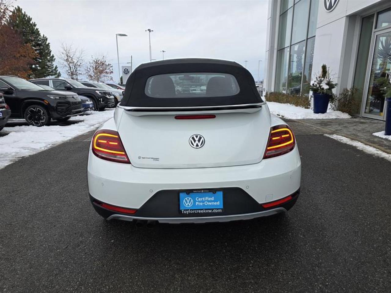 2019 Volkswagen Beetle Dune Convertible 2.0T 6sp at w/Tip Photo4