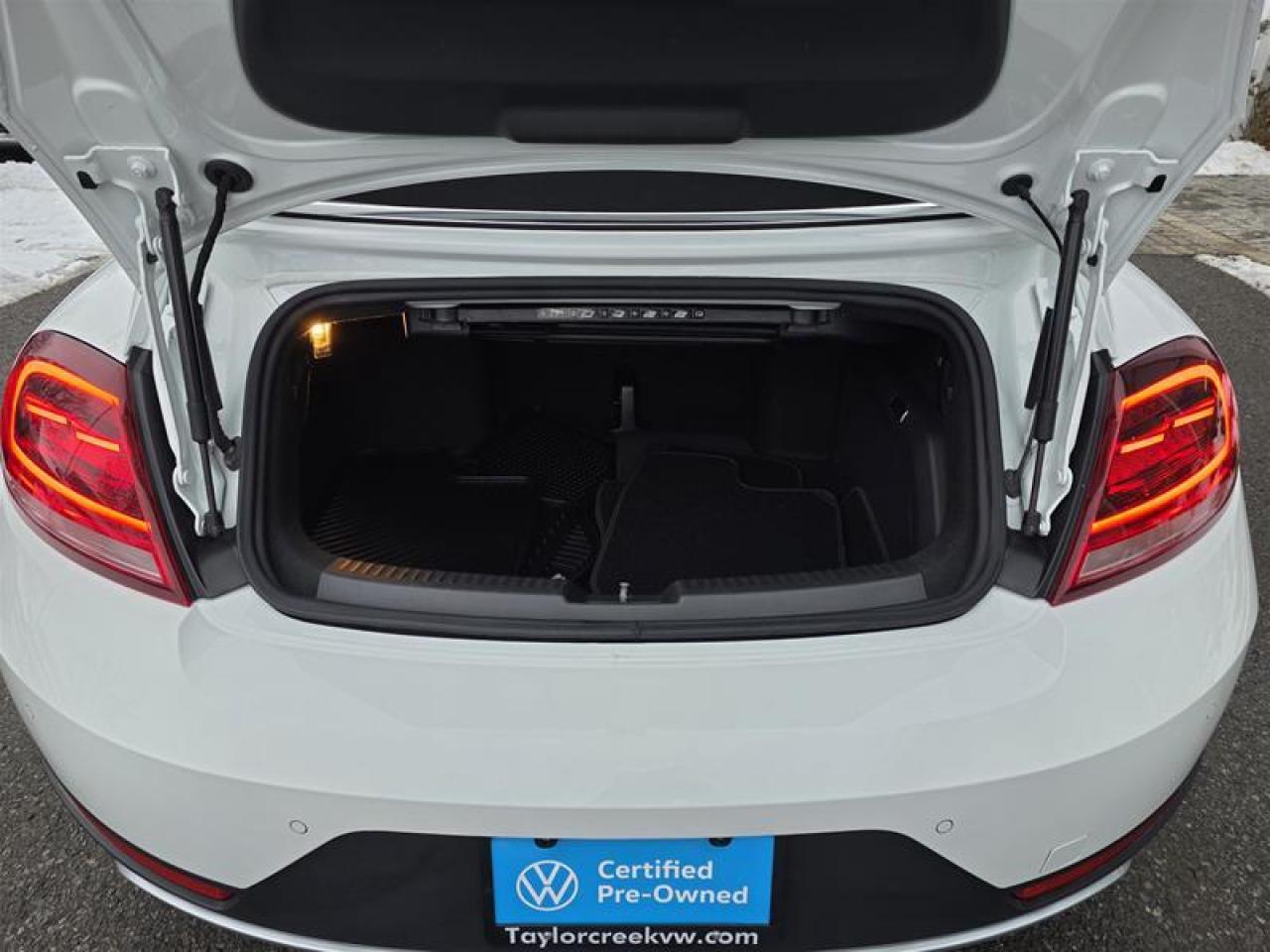 2019 Volkswagen Beetle Dune Convertible 2.0T 6sp at w/Tip Photo