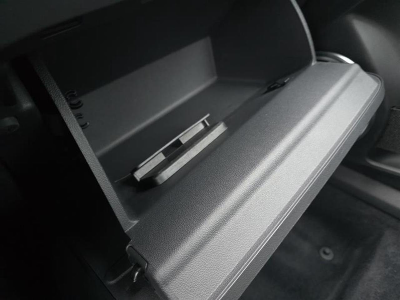 2019 Volkswagen Beetle Dune Convertible 2.0T 6sp at w/Tip Photo