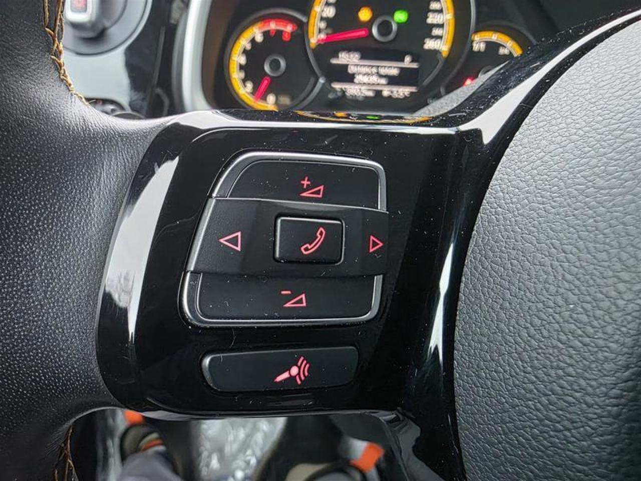 2019 Volkswagen Beetle Dune Convertible 2.0T 6sp at w/Tip Photo