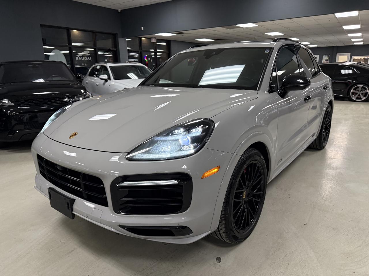 2021 Porsche Cayenne GTS AWD**ONE OWNER**FULLY SERVICED BY PORSCHE** Photo