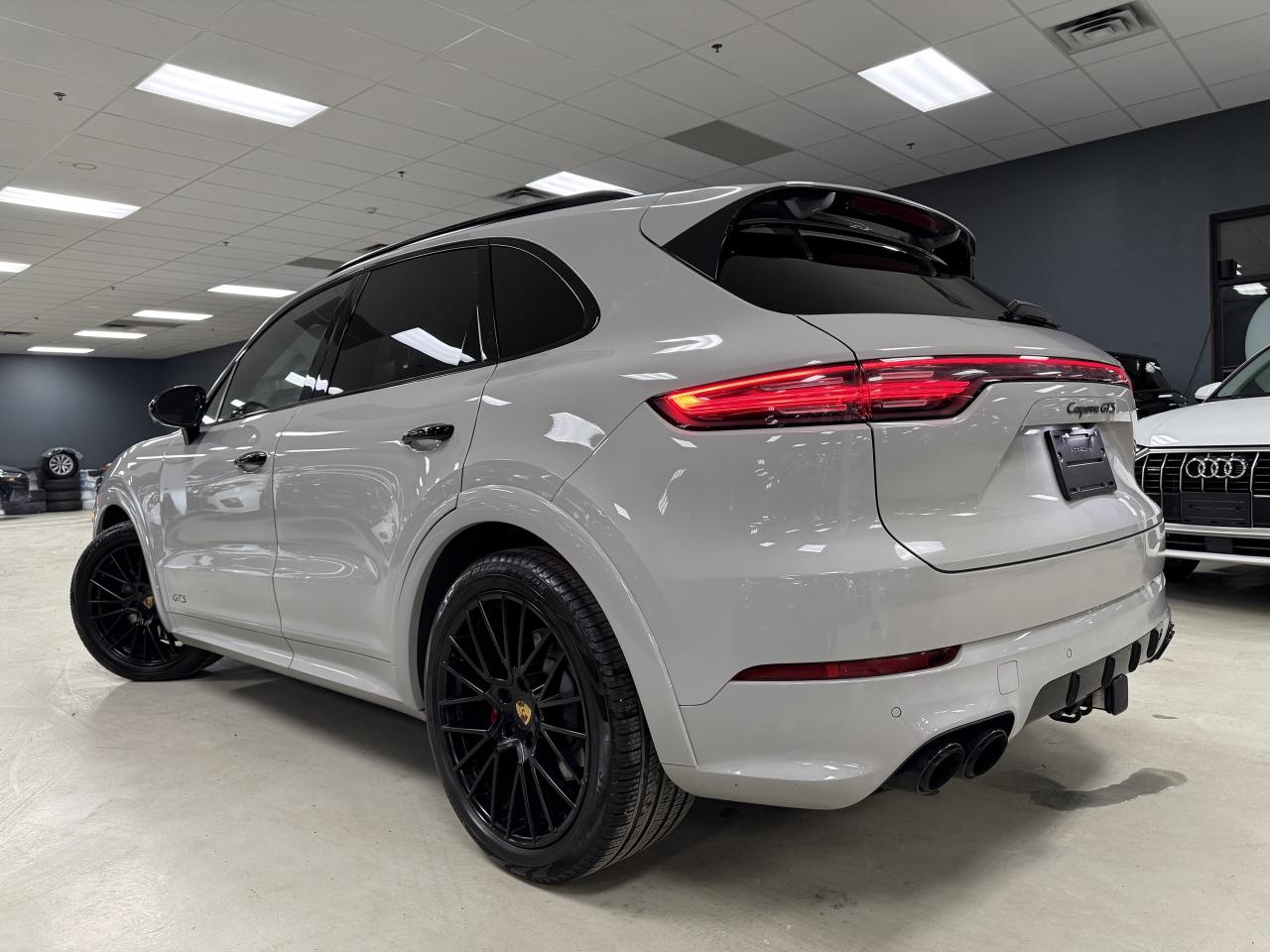 2021 Porsche Cayenne GTS AWD**ONE OWNER**FULLY SERVICED BY PORSCHE** Photo