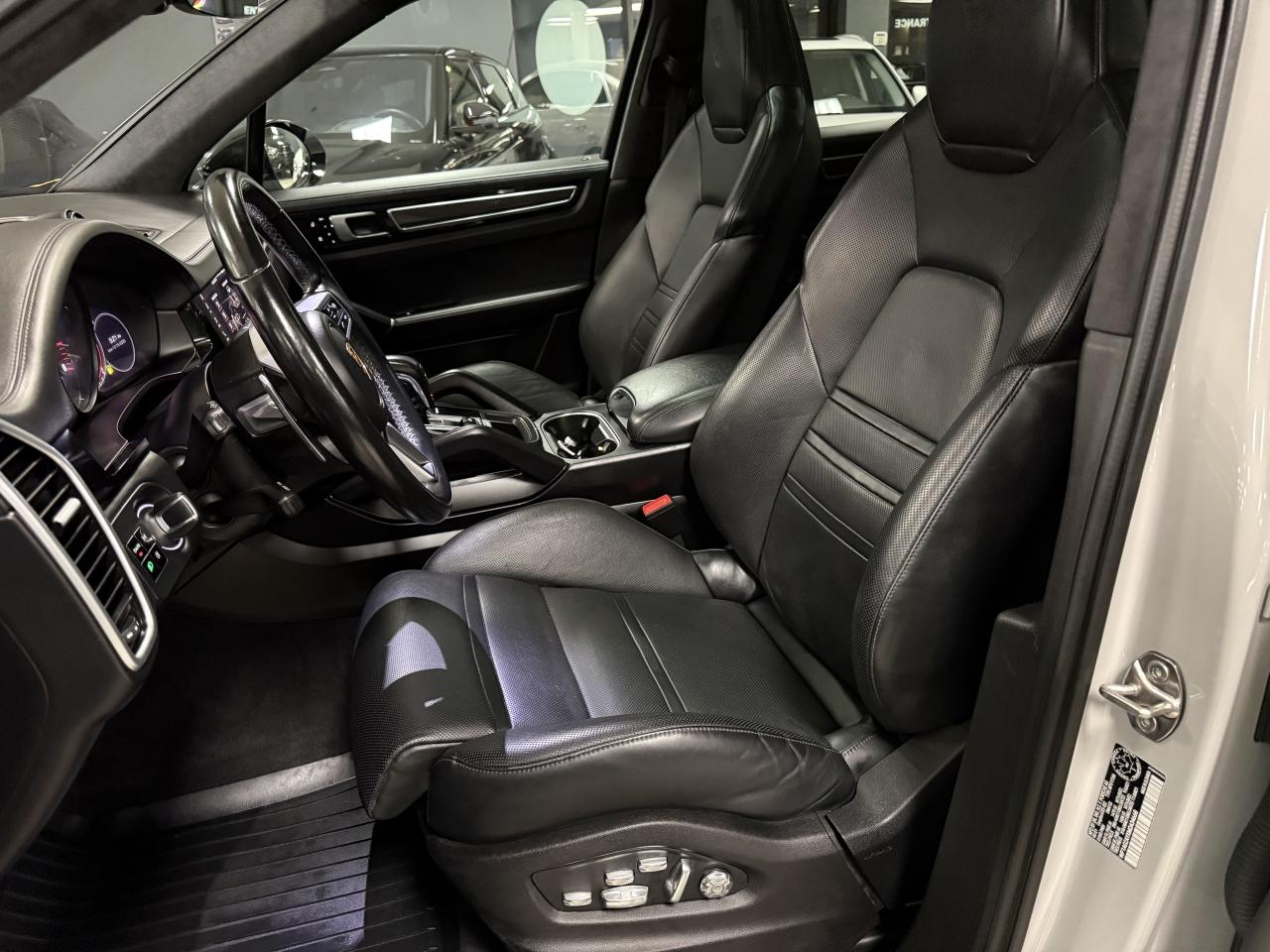 2021 Porsche Cayenne GTS AWD**ONE OWNER**FULLY SERVICED BY PORSCHE** Photo