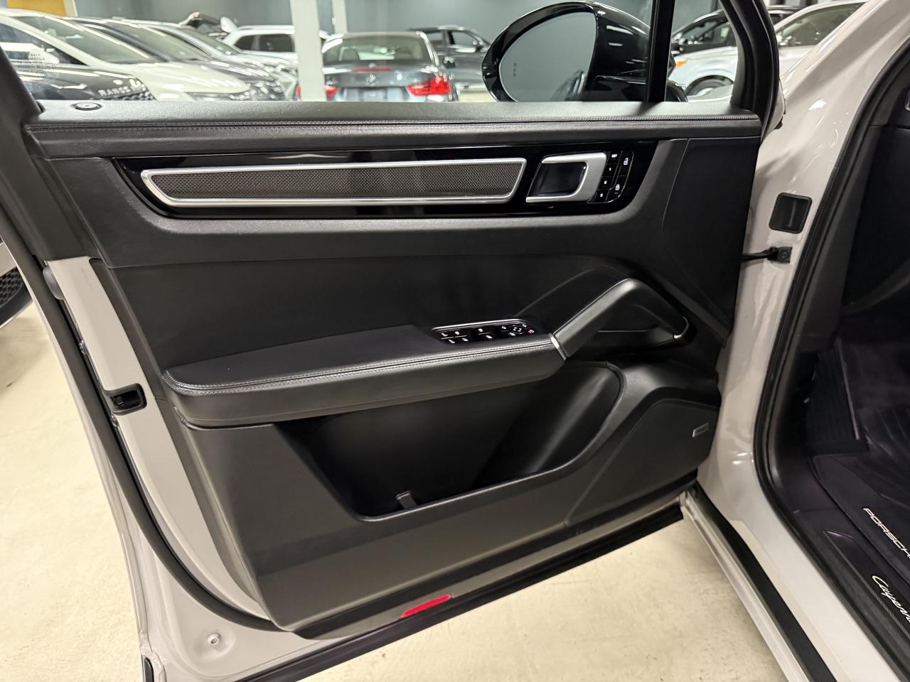 2021 Porsche Cayenne GTS AWD**ONE OWNER**FULLY SERVICED BY PORSCHE** Photo