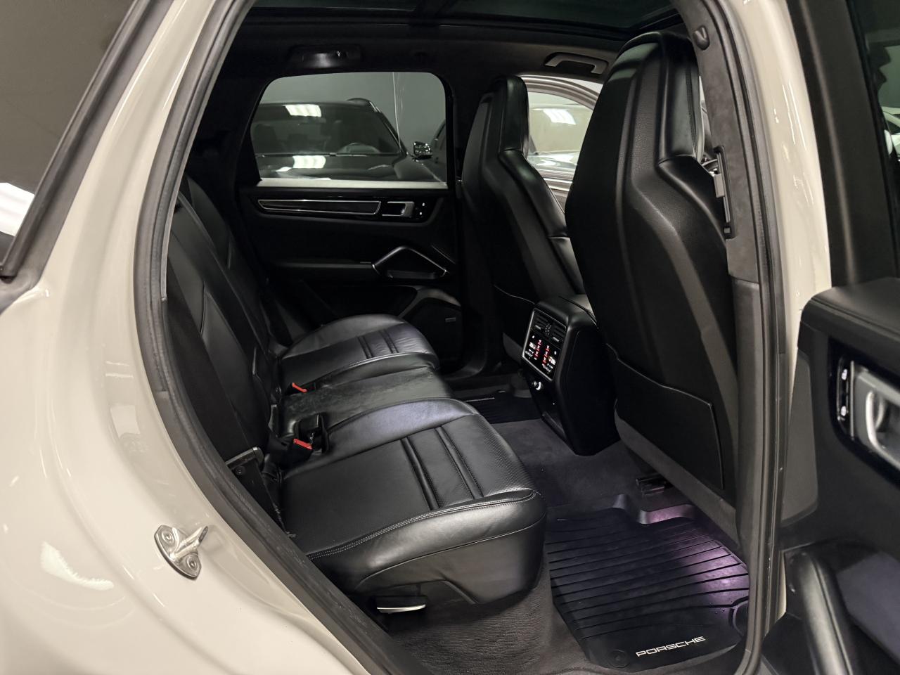 2021 Porsche Cayenne GTS AWD**ONE OWNER**FULLY SERVICED BY PORSCHE** Photo