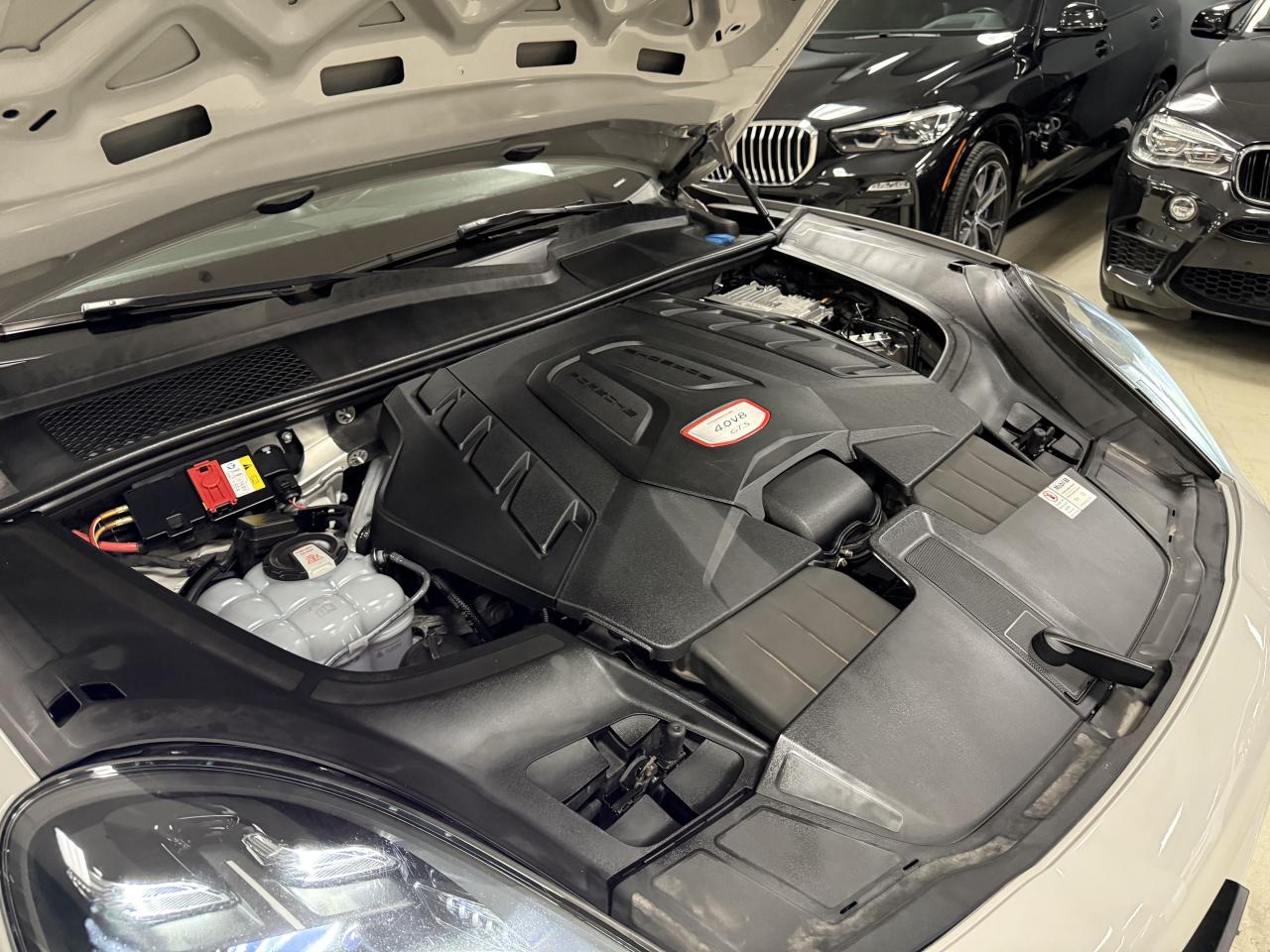 2021 Porsche Cayenne GTS AWD**ONE OWNER**FULLY SERVICED BY PORSCHE** Photo