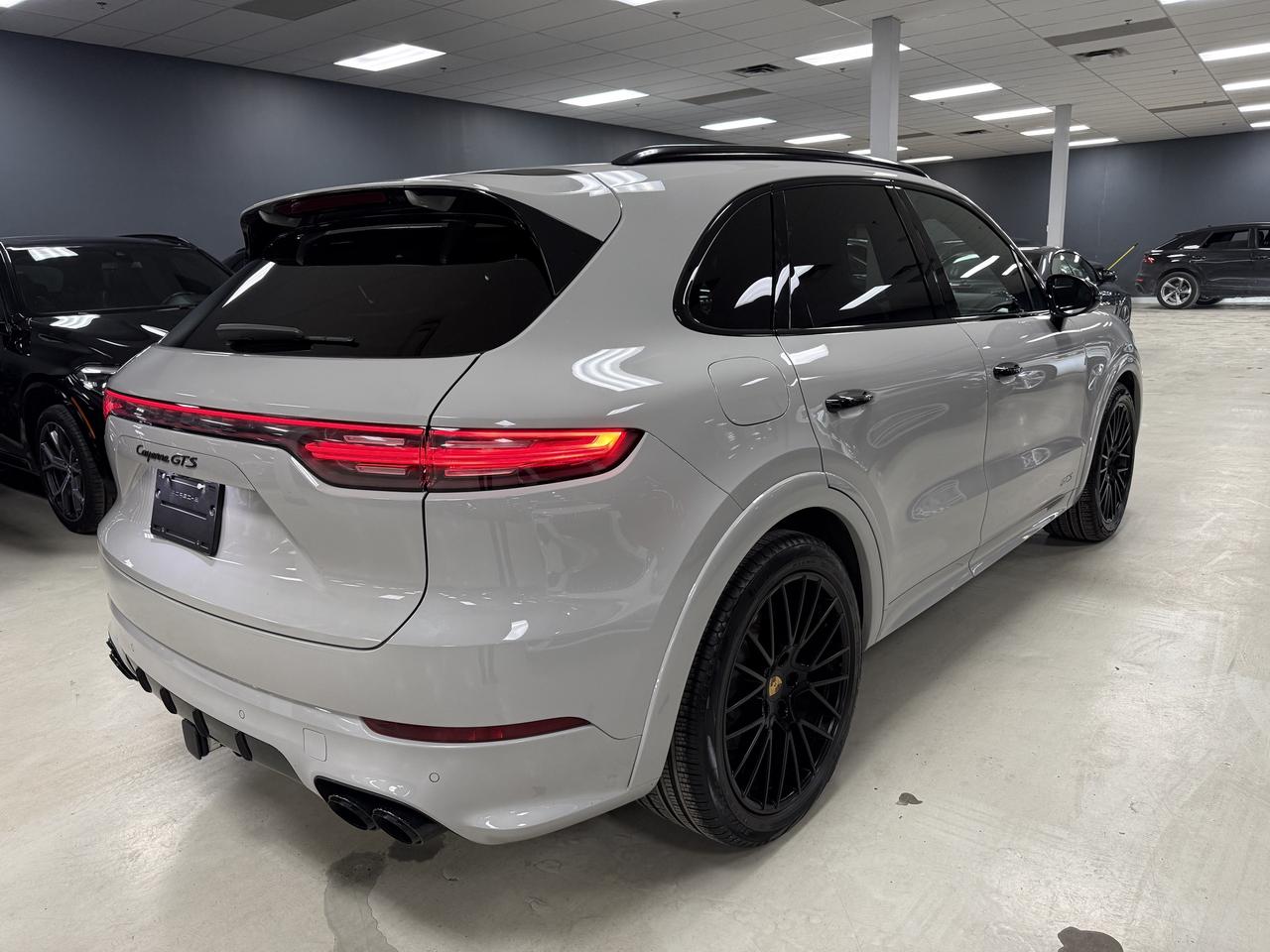 2021 Porsche Cayenne GTS AWD**ONE OWNER**FULLY SERVICED BY PORSCHE** Photo