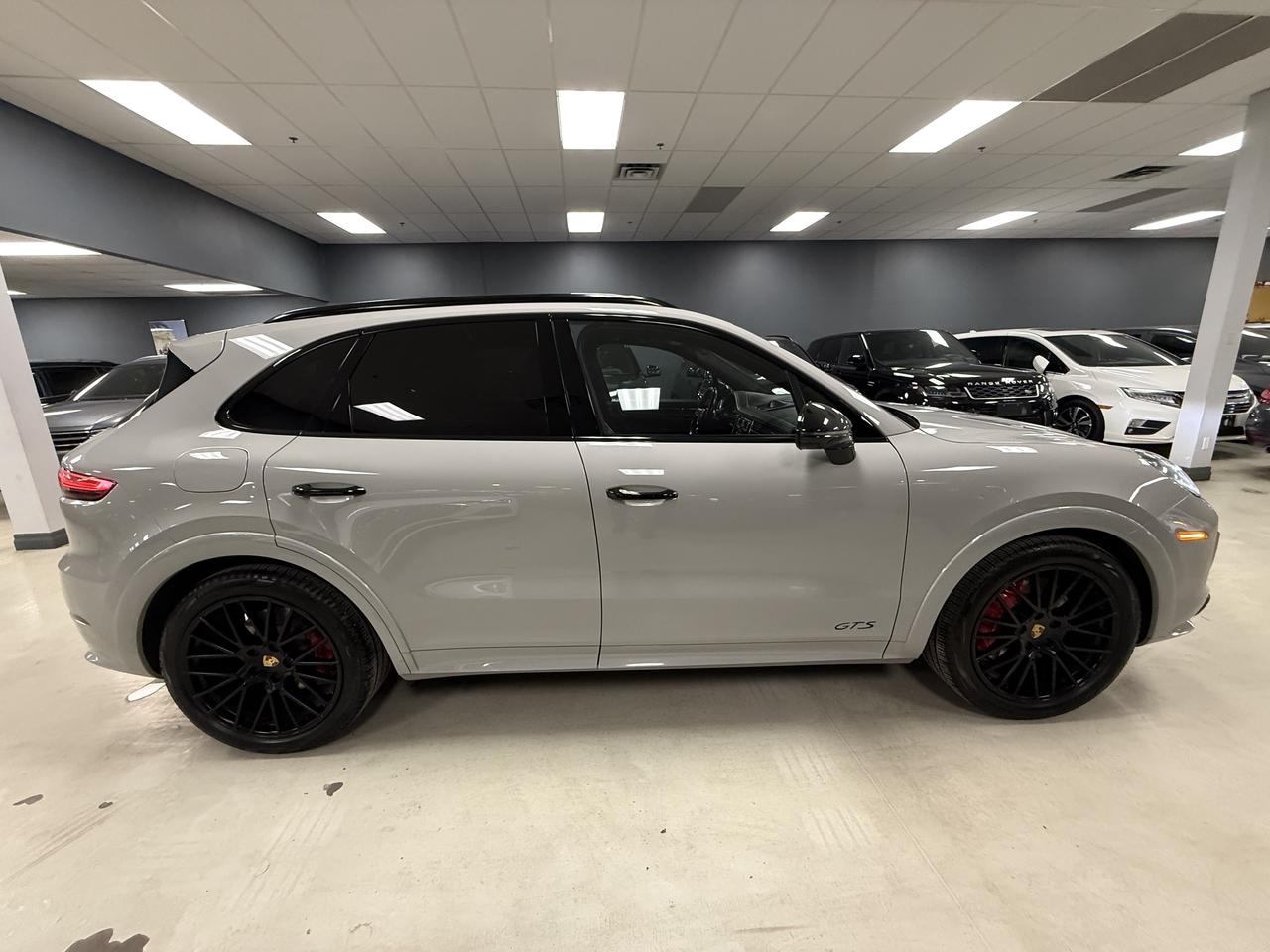 2021 Porsche Cayenne GTS AWD**ONE OWNER**FULLY SERVICED BY PORSCHE** Photo