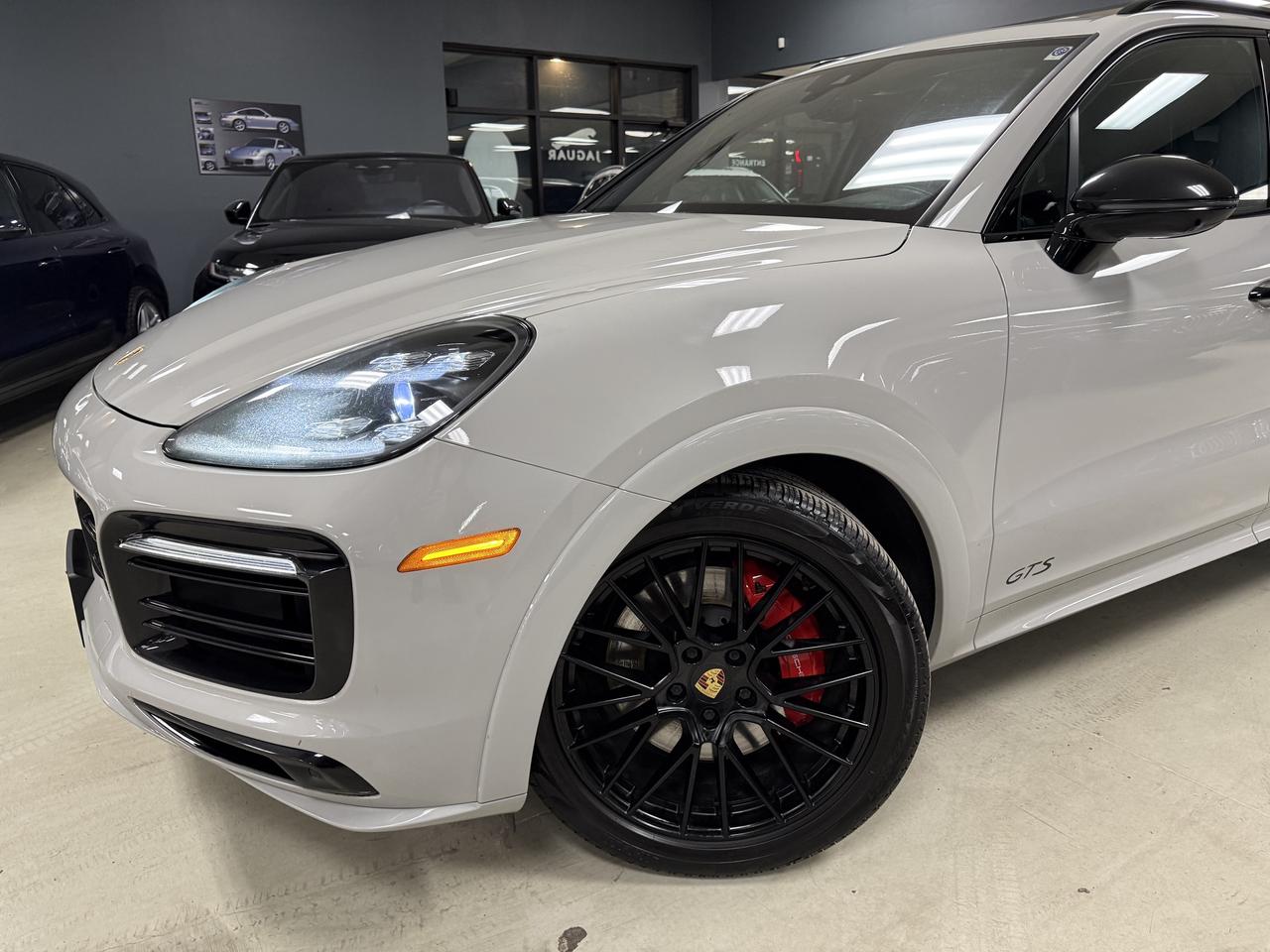 2021 Porsche Cayenne GTS AWD**ONE OWNER**FULLY SERVICED BY PORSCHE** Photo