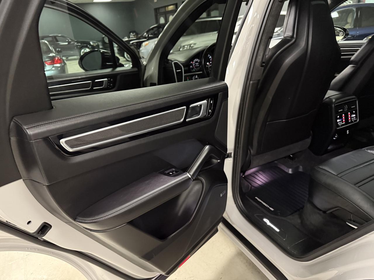 2021 Porsche Cayenne GTS AWD**ONE OWNER**FULLY SERVICED BY PORSCHE** Photo