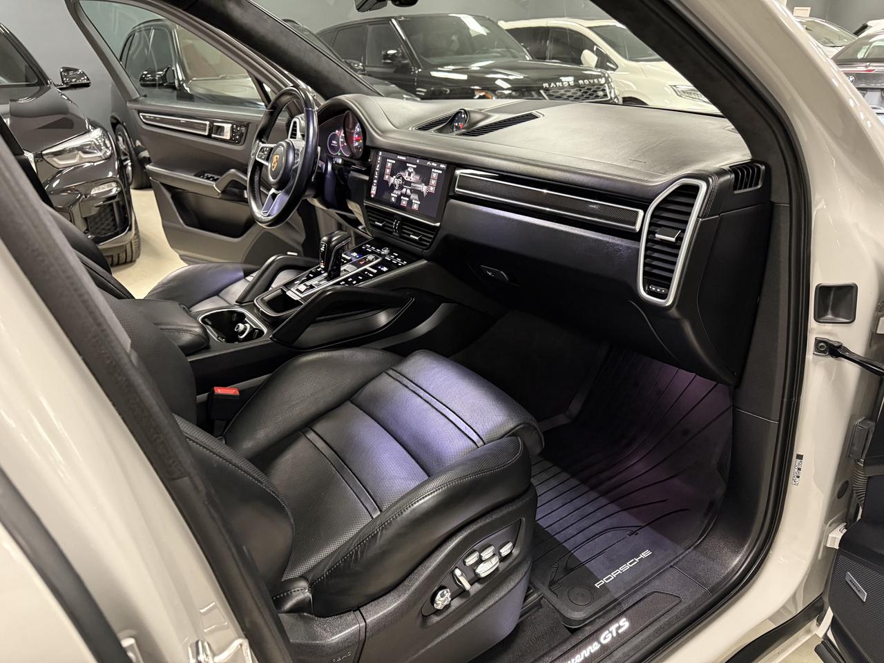 2021 Porsche Cayenne GTS AWD**ONE OWNER**FULLY SERVICED BY PORSCHE** Photo