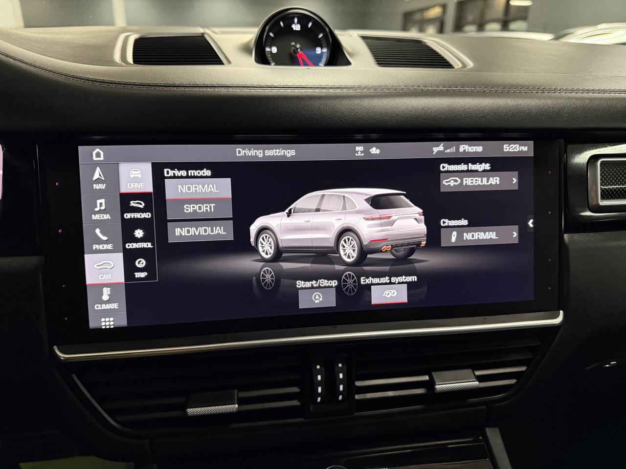 2021 Porsche Cayenne GTS AWD**ONE OWNER**FULLY SERVICED BY PORSCHE** Photo