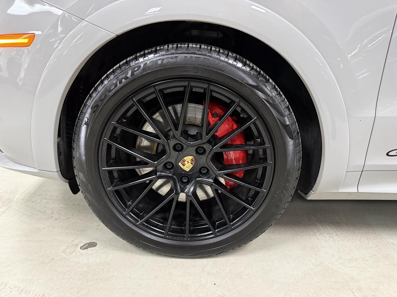 2021 Porsche Cayenne GTS AWD**ONE OWNER**FULLY SERVICED BY PORSCHE** Photo