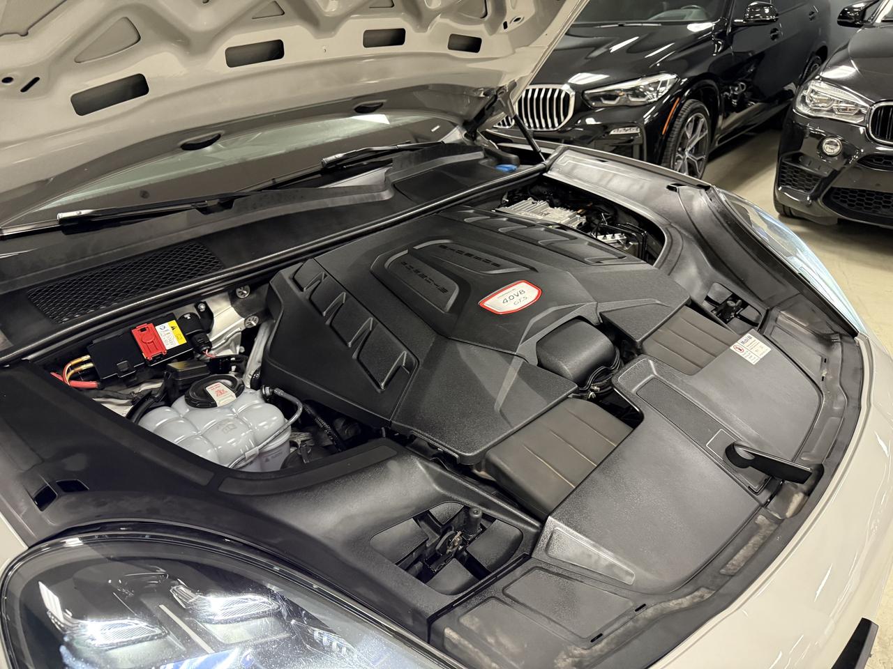 2021 Porsche Cayenne GTS AWD**ONE OWNER**FULLY SERVICED BY PORSCHE** Photo