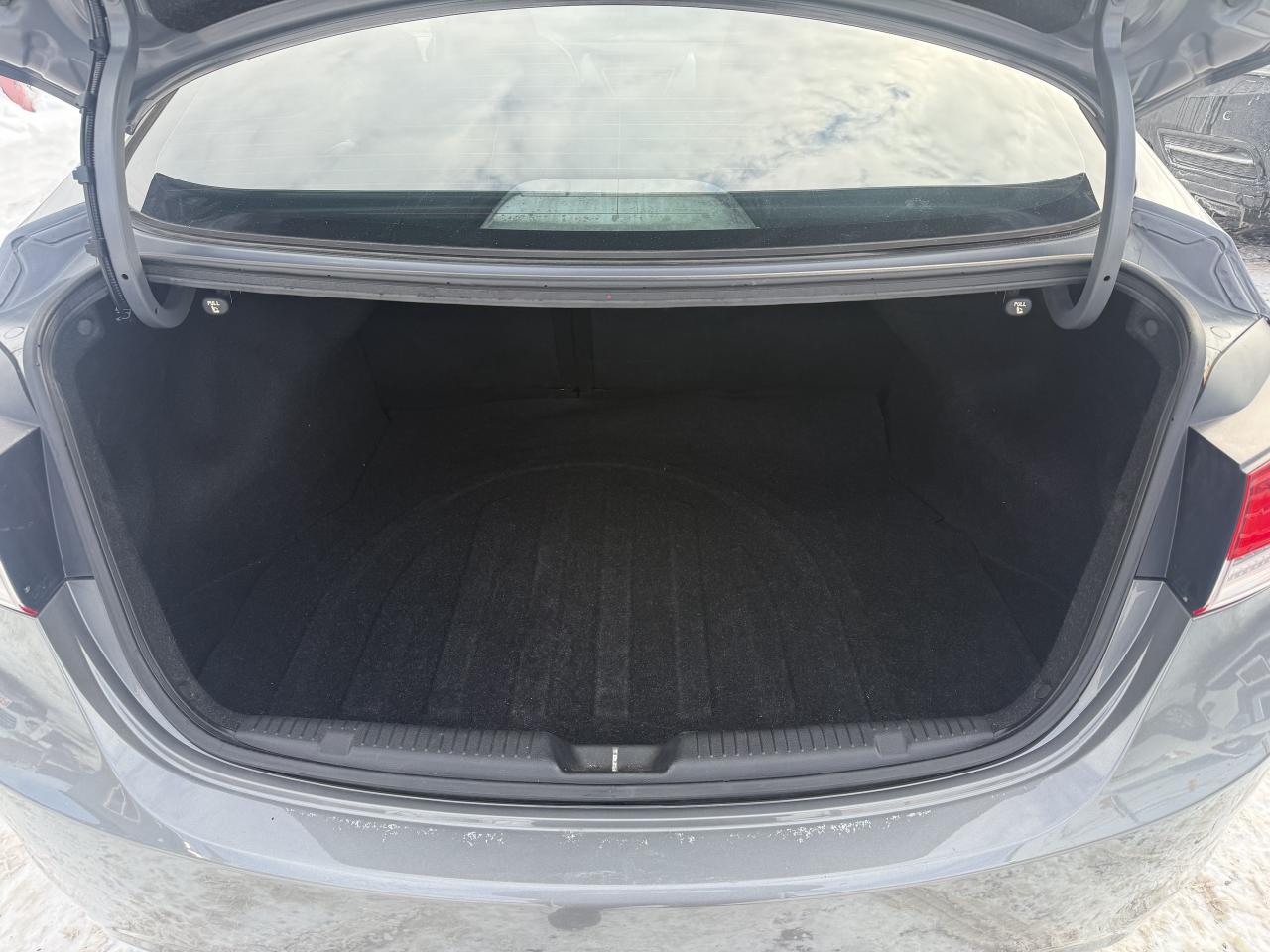 2013 Hyundai Elantra *** 3 YEAR WARRANTY INCLUDED *** Photo