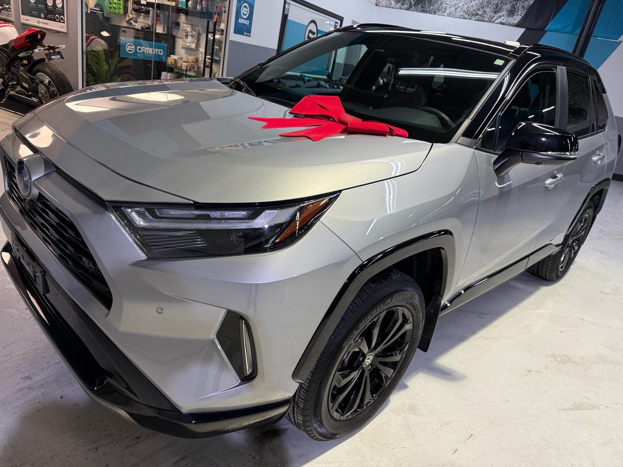 2024 Toyota RAV4 HYBRID XSE AWD   TECHNOLOGY PACKAGE   NO ACCIDENTS Photo