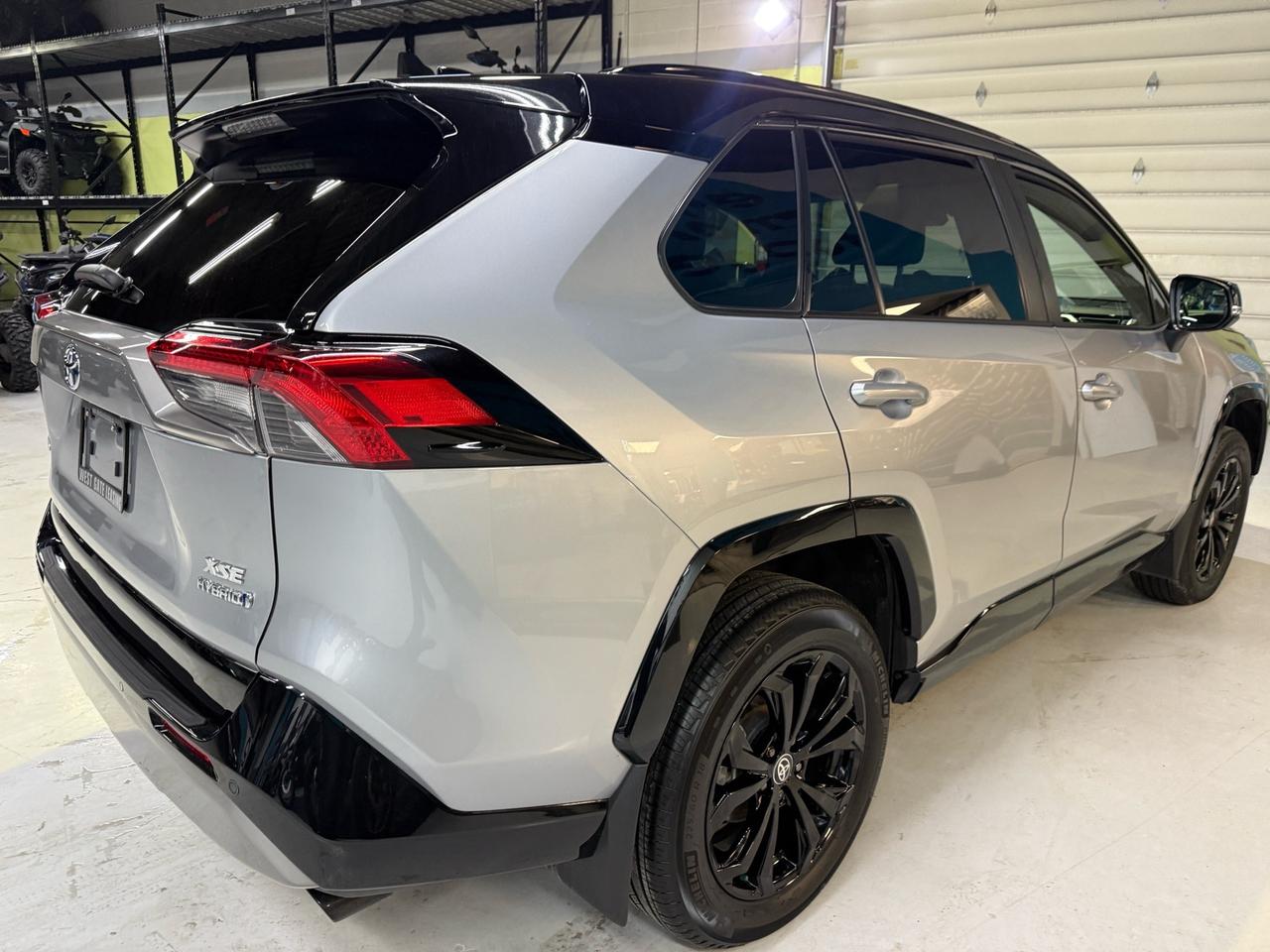 2024 Toyota RAV4 HYBRID XSE AWD   TECHNOLOGY PACKAGE   NO ACCIDENTS Photo