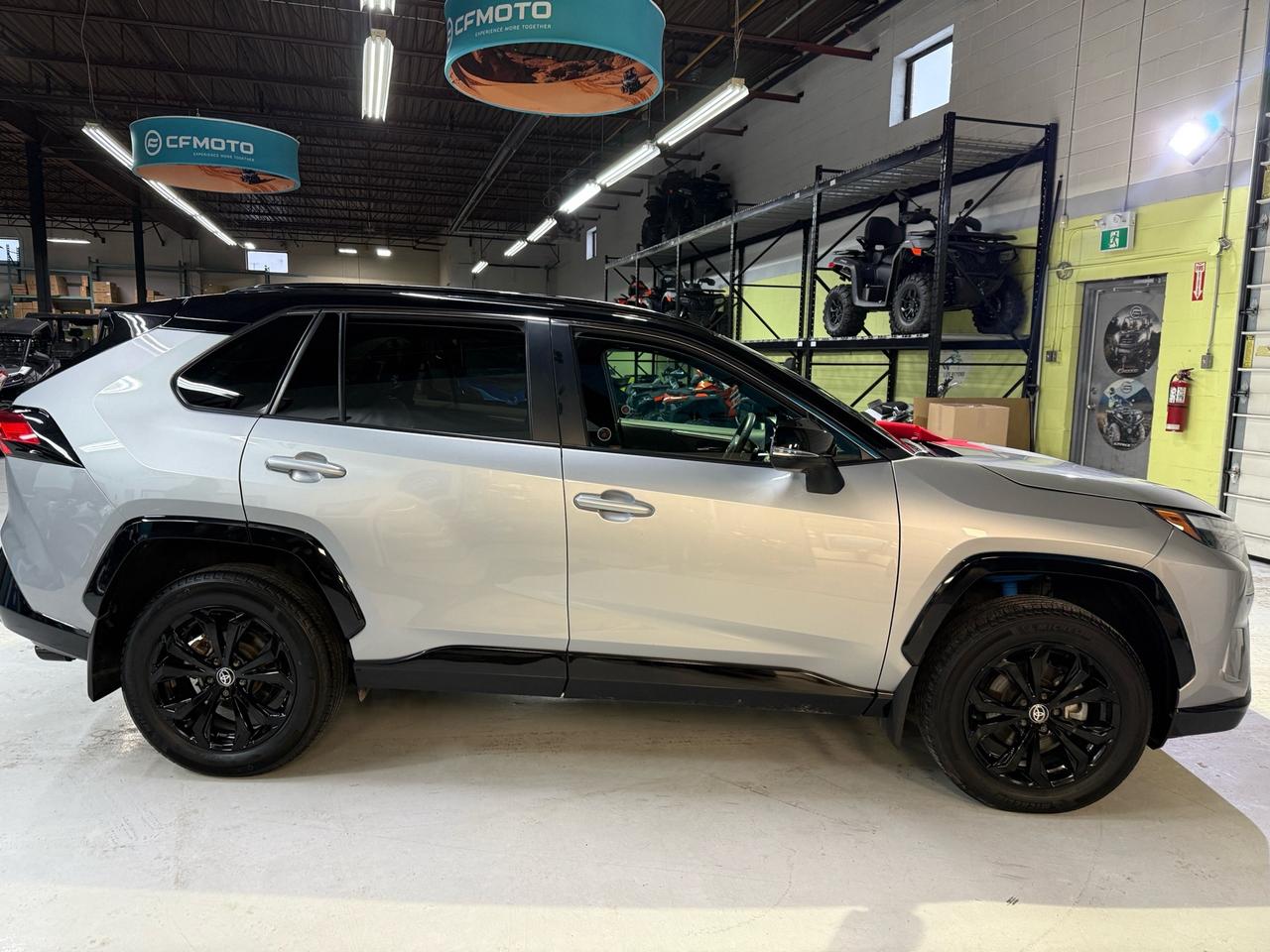 2024 Toyota RAV4 HYBRID XSE AWD   TECHNOLOGY PACKAGE   NO ACCIDENTS Photo