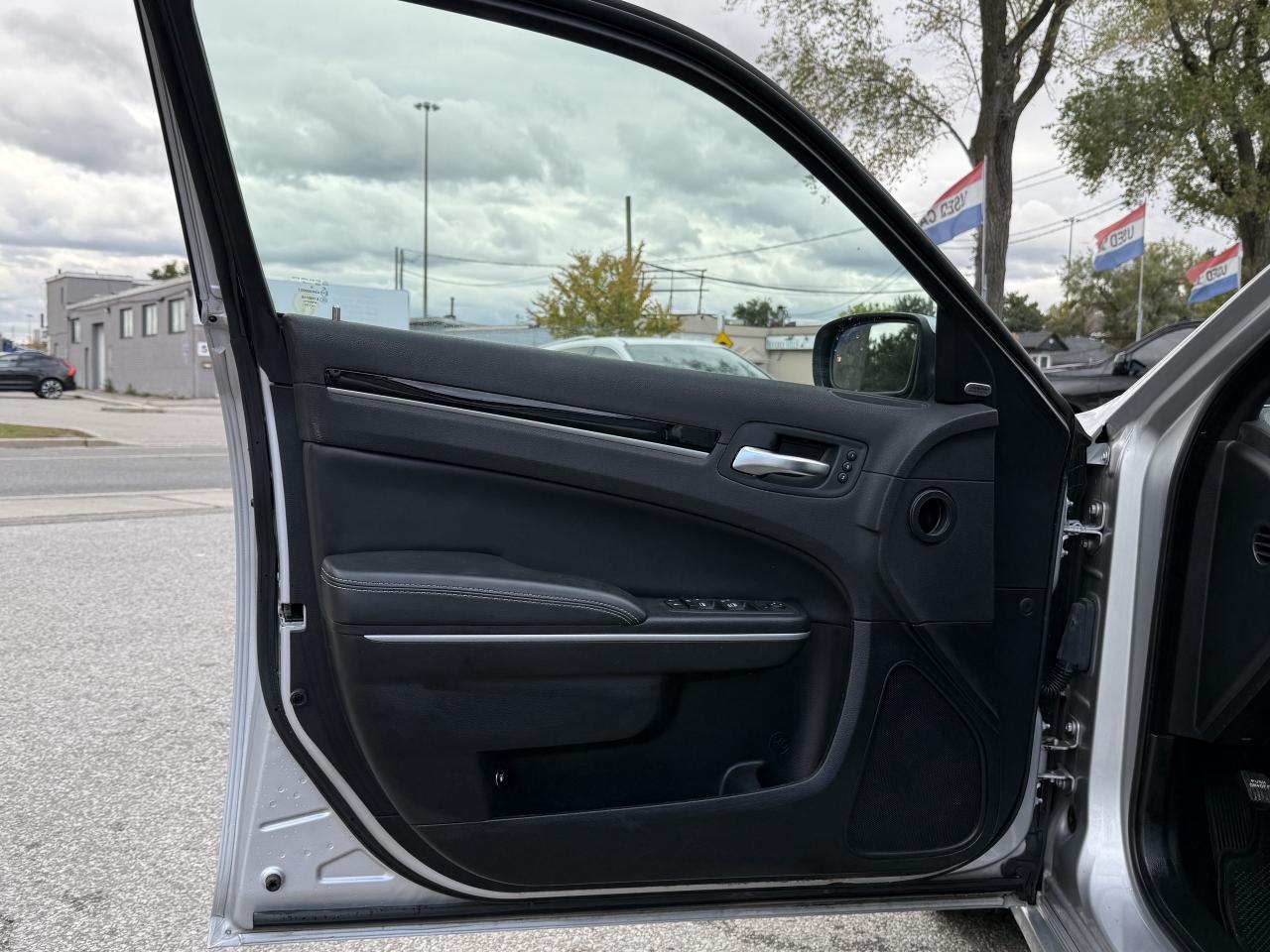 2023 Chrysler 300 OneOwner l 300 S l AWD l Chrylser Mopar Warranty Photo