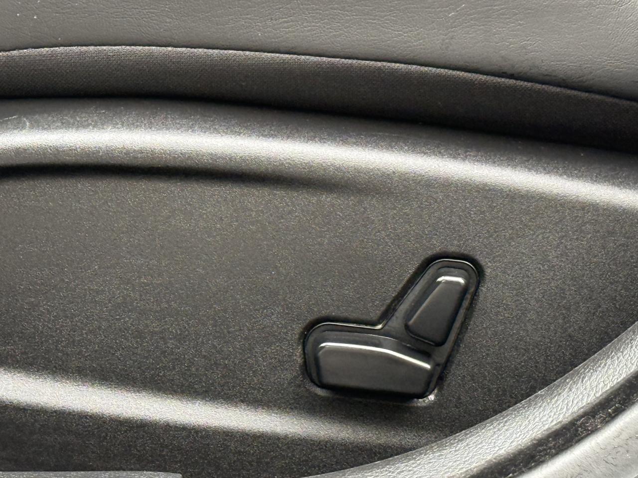 2023 Chrysler 300 300 S * AWD * OneOwner * Chrylser Warranty Photo