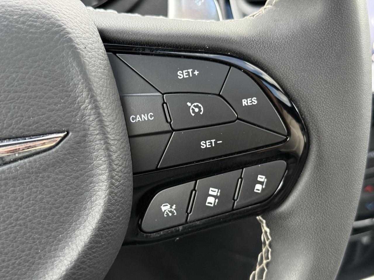 2023 Chrysler 300 300 S * AWD * OneOwner * Chrylser Warranty Photo