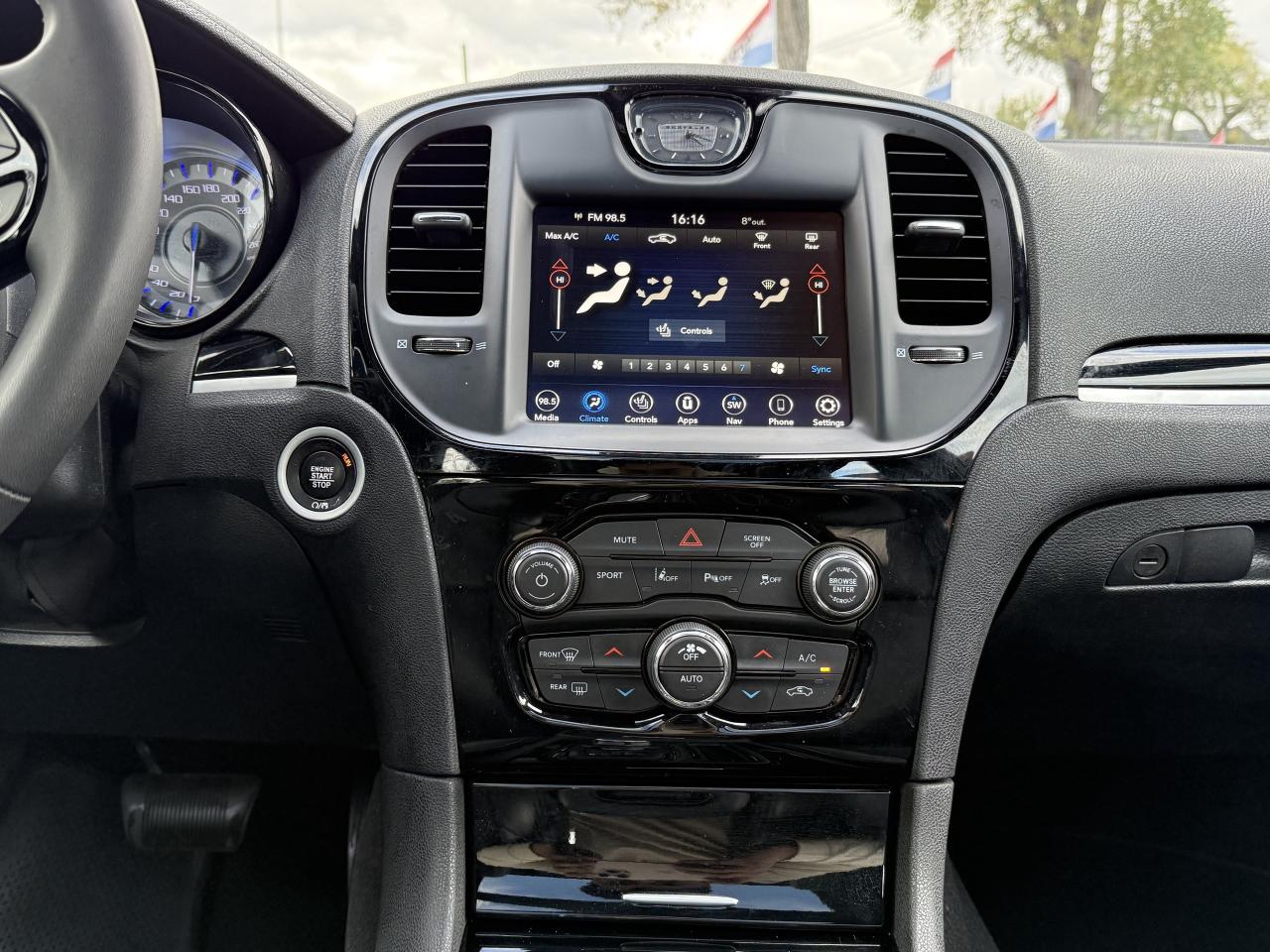 2023 Chrysler 300 OneOwner l 300 S l AWD l Chrylser Mopar Warranty Photo