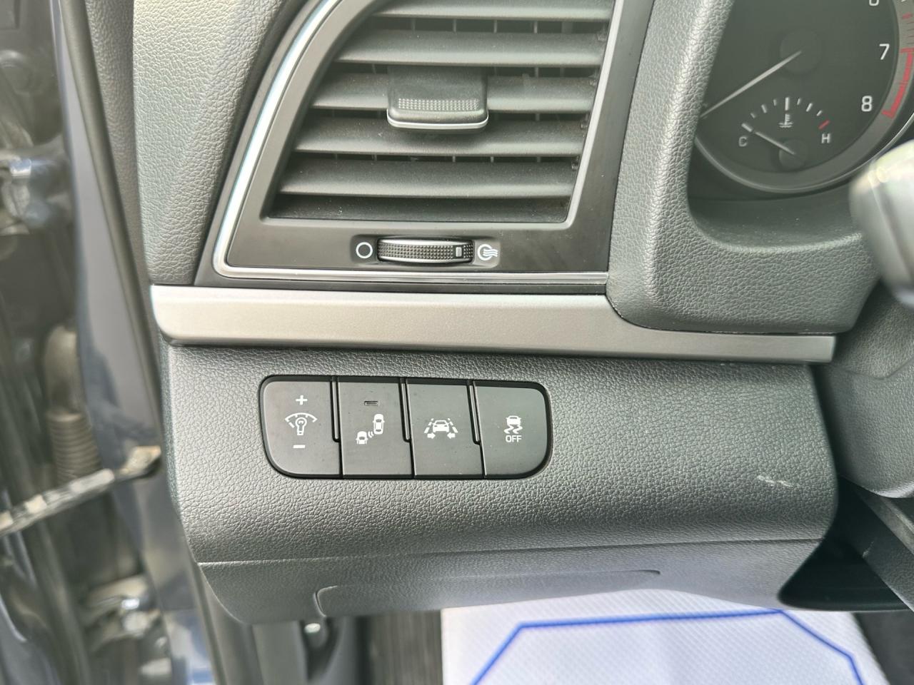 2018 Hyundai Elantra GLS ~ LEATHER ~ SUNROOF ~ NO ACCIDENTS Photo