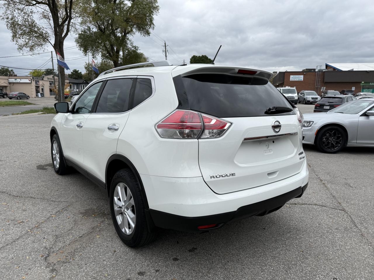 2016 Nissan Rogue AWD * SV * 7 PASSANGER * 4CYL * 2.5L * RARE Photo