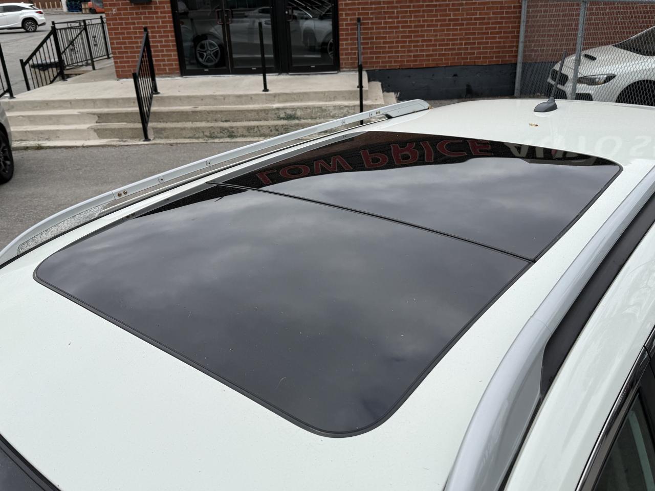 2016 Nissan Rogue AWD l SV l 7 PASSANGER l 4CYL l 2.5L l RARE PKG Photo