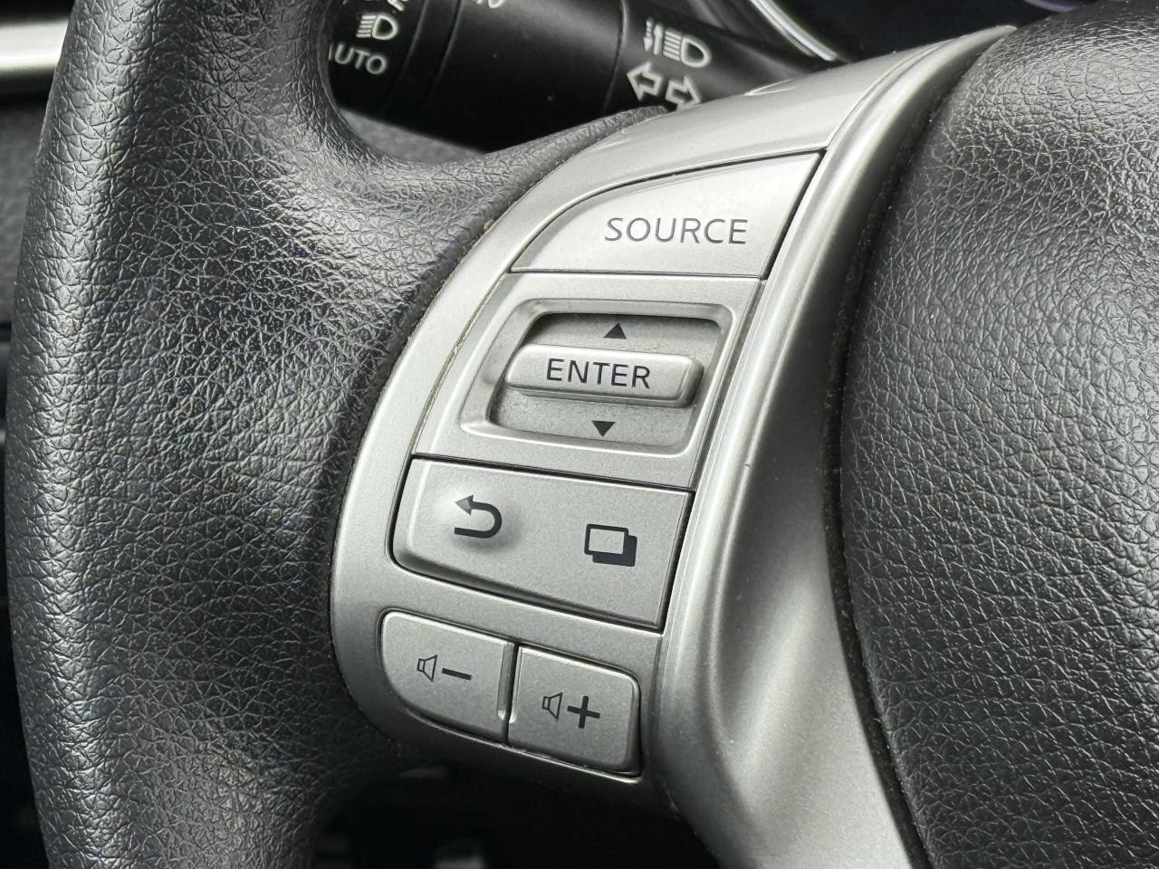 2016 Nissan Rogue AWD * SV * 7 PASSANGER * 4CYL * 2.5L * RARE Photo