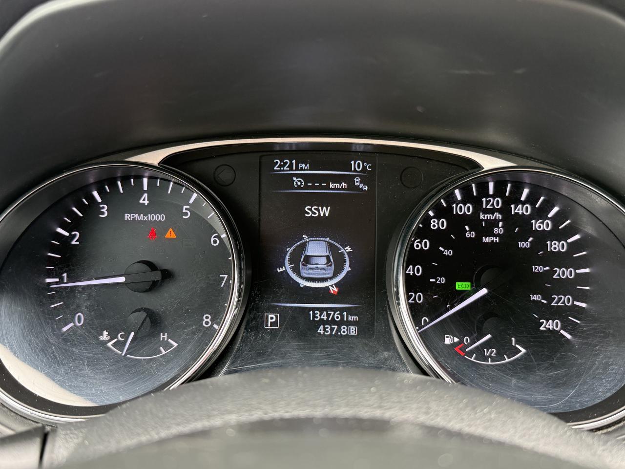 2016 Nissan Rogue AWD l SV l 7 PASSANGER l 4CYL l 2.5L l RARE PKG Photo