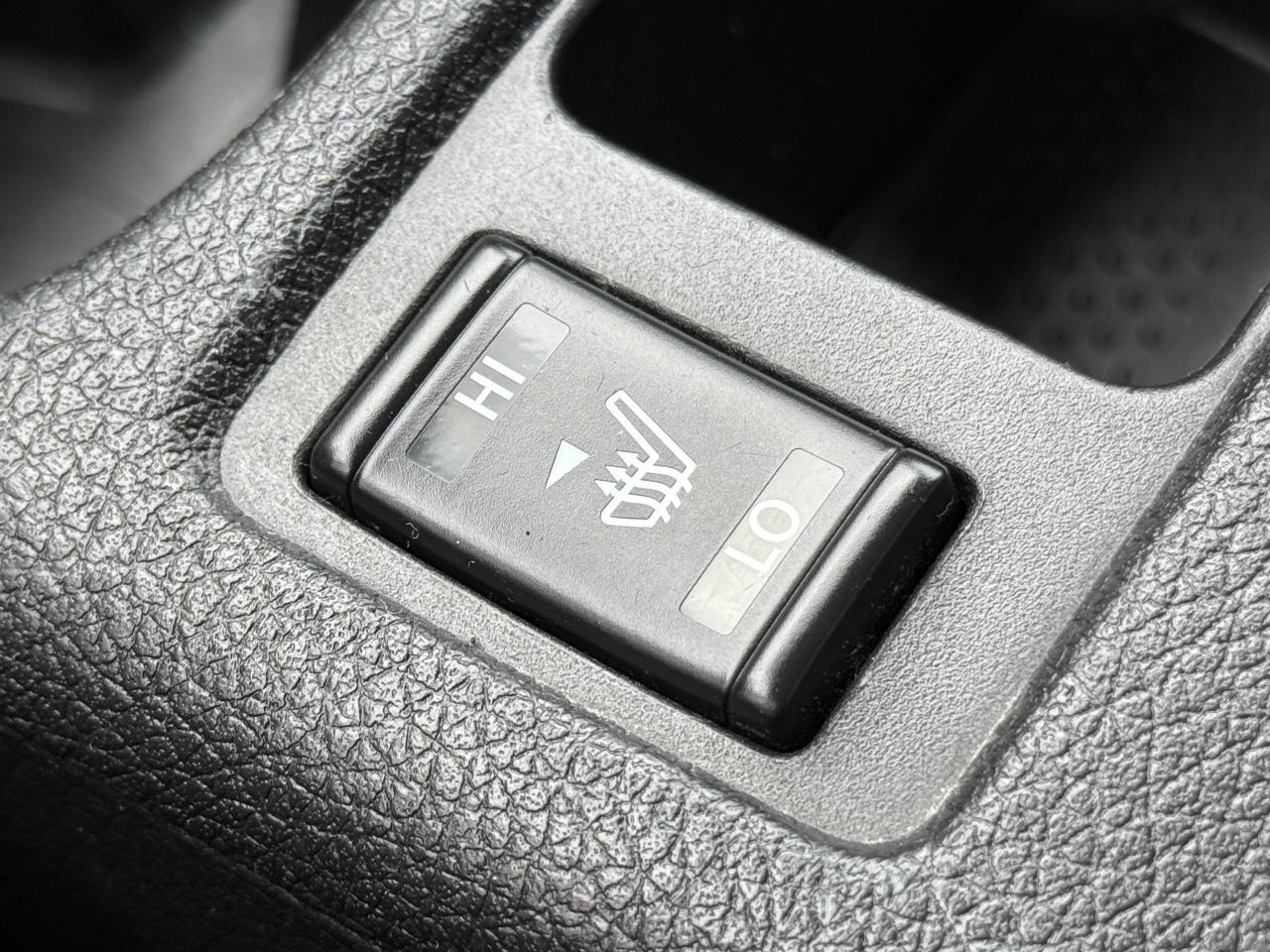 2016 Nissan Rogue AWD * SV * 7 PASSANGER * 4CYL * 2.5L * RARE Photo