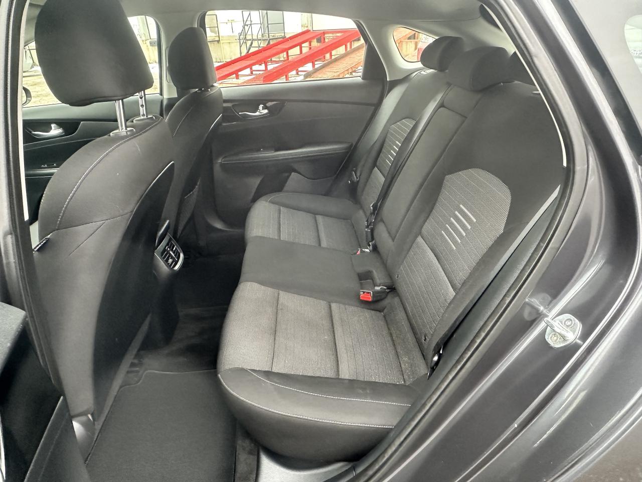 2020 Kia Forte5 EX ~ CarPlay ~ REAR CAM ~ SAFETY INCLUDED Photo