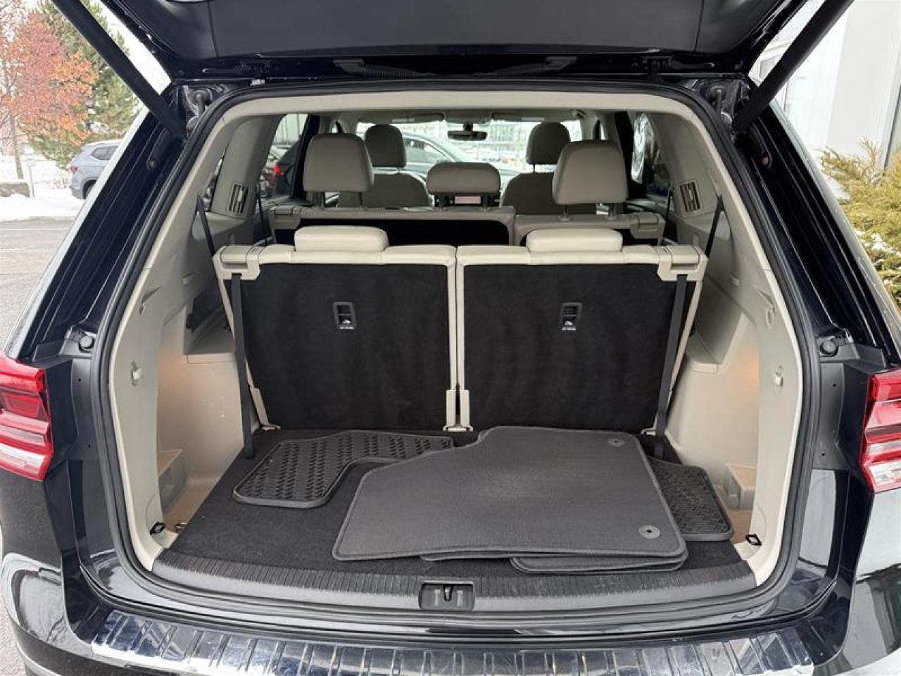 2018 Volkswagen Atlas Highline 3.6L 8sp at w/Tip 4MOTION Photo4