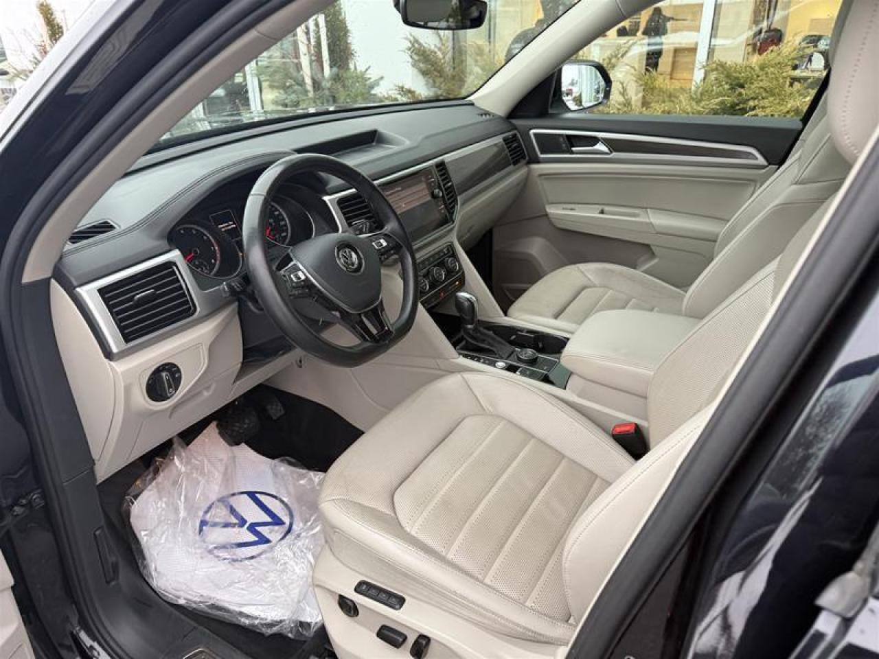 2018 Volkswagen Atlas Highline 3.6L 8sp at w/Tip 4MOTION Photo