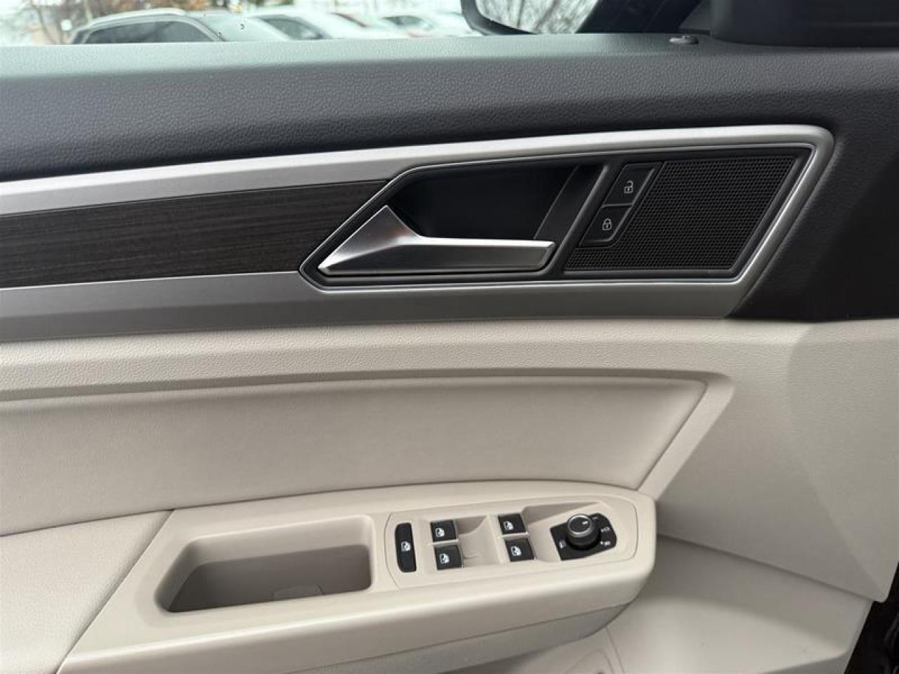 2018 Volkswagen Atlas Highline 3.6L 8sp at w/Tip 4MOTION Photo