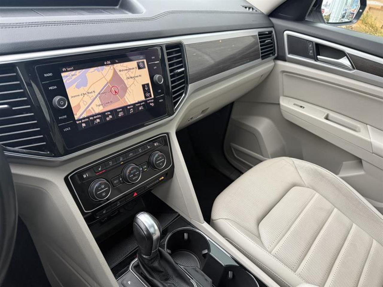 2018 Volkswagen Atlas Highline 3.6L 8sp at w/Tip 4MOTION Photo